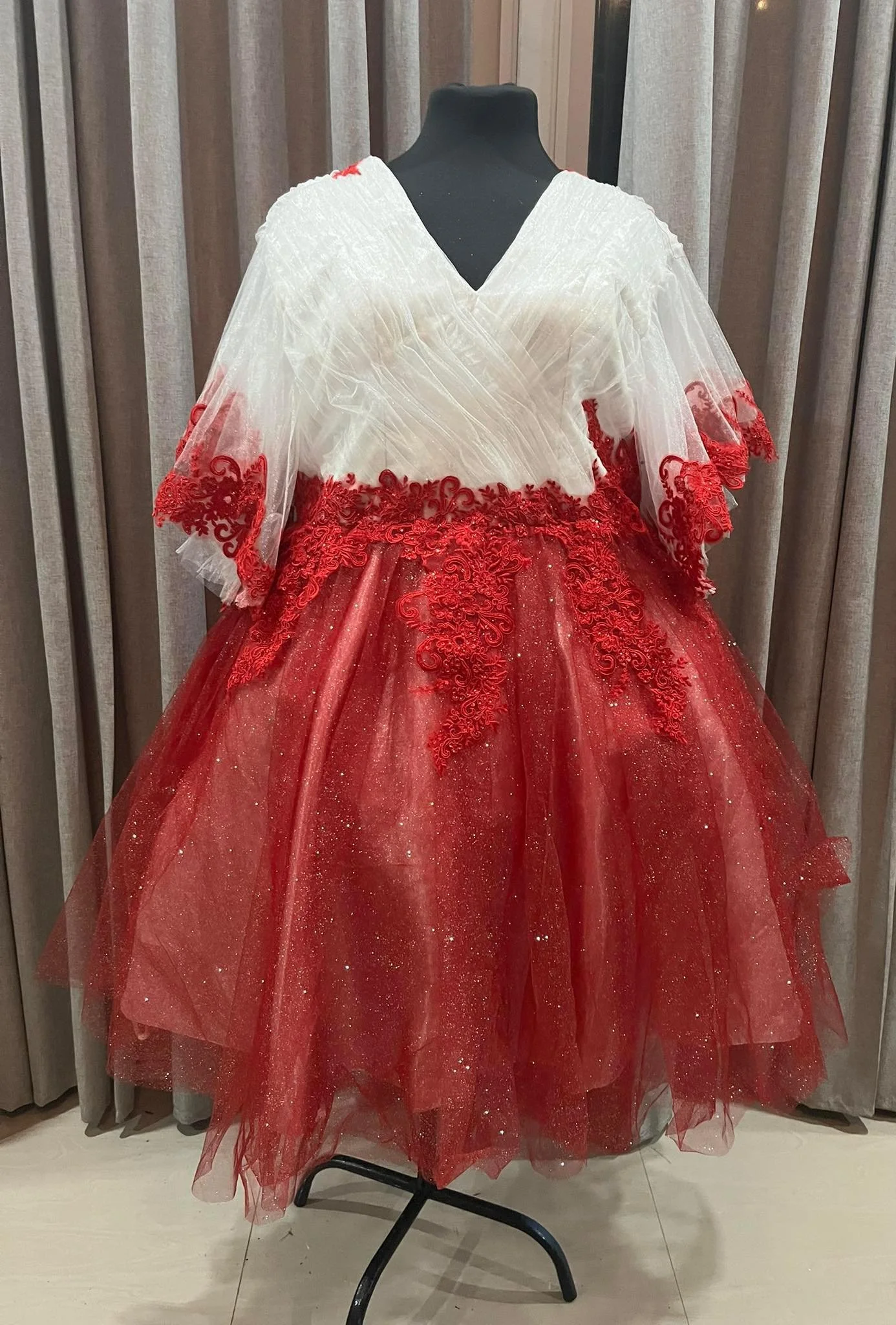 custom-plus-size-wedding-dress-australia-red-and-white-lace-ballgown-with-matching-veil (9).jpg