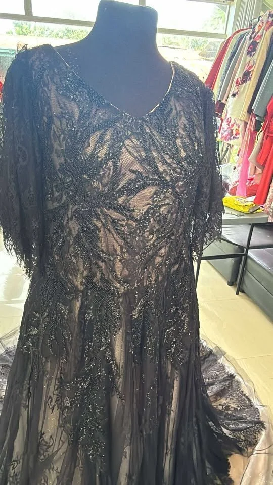 Black and Champagne Weding Dress (33).jpg