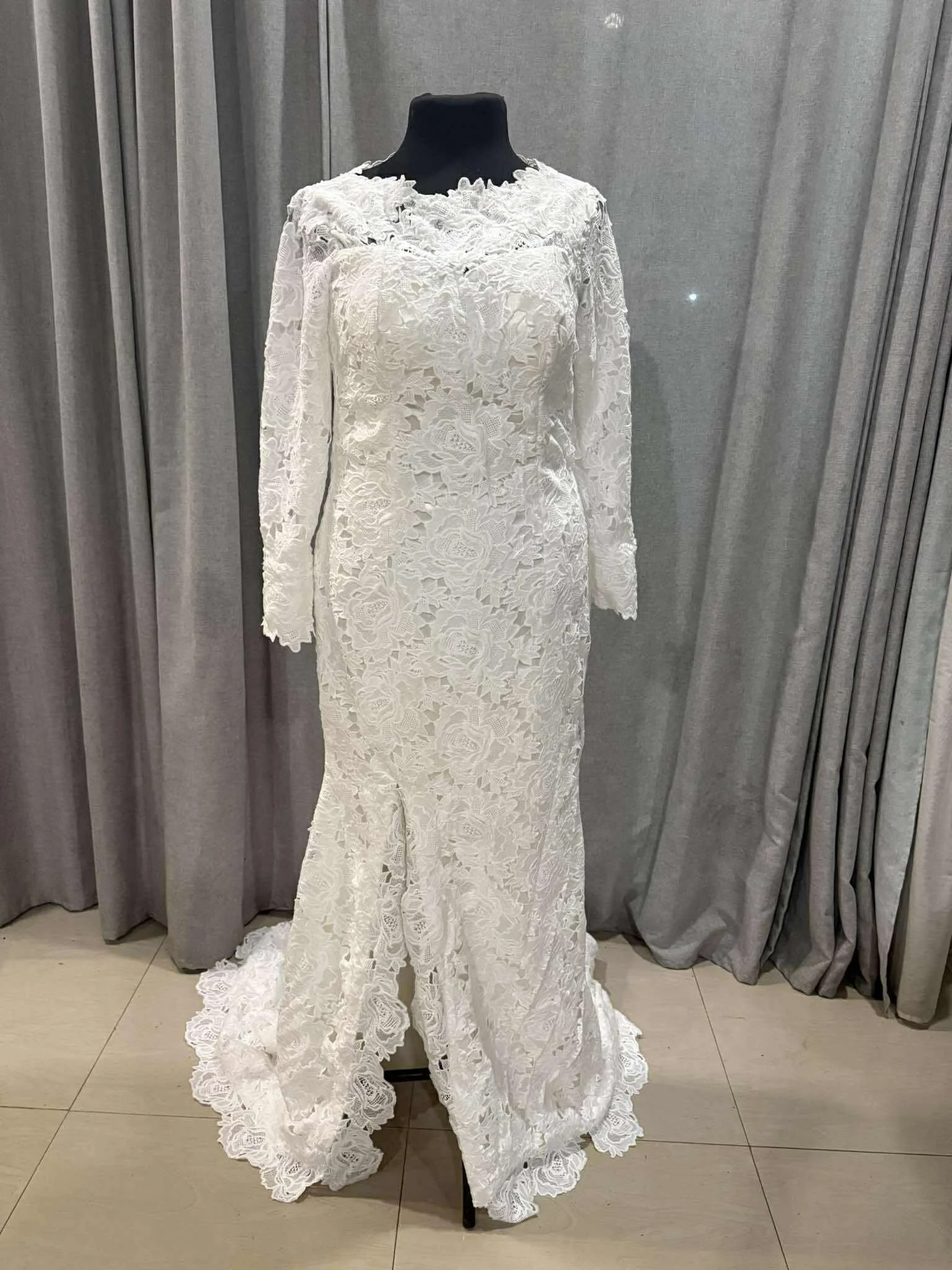 Lace Wedding Dress with Split (9).jpg