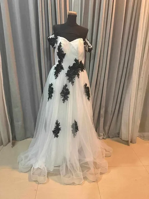 White and Black Wedding Dress (4).webp