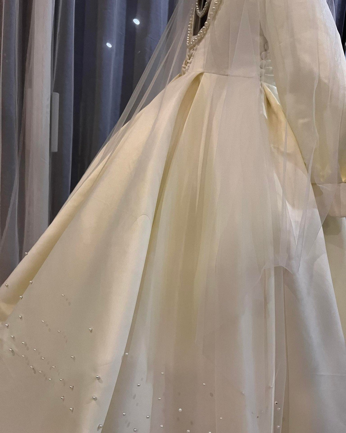 Long Sleeved Ivory Wedding Dress (12).jpg