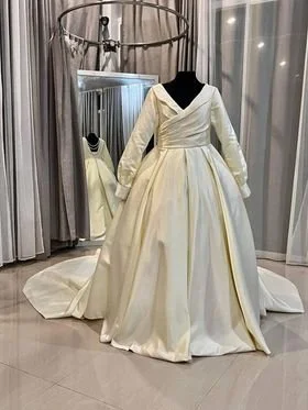 Ivory Princess Wedding Dress Cathedral Train With Pearl Back ,Sleeves, With Matching Pearl Veil and Pockets  (36) - Copy.jpg