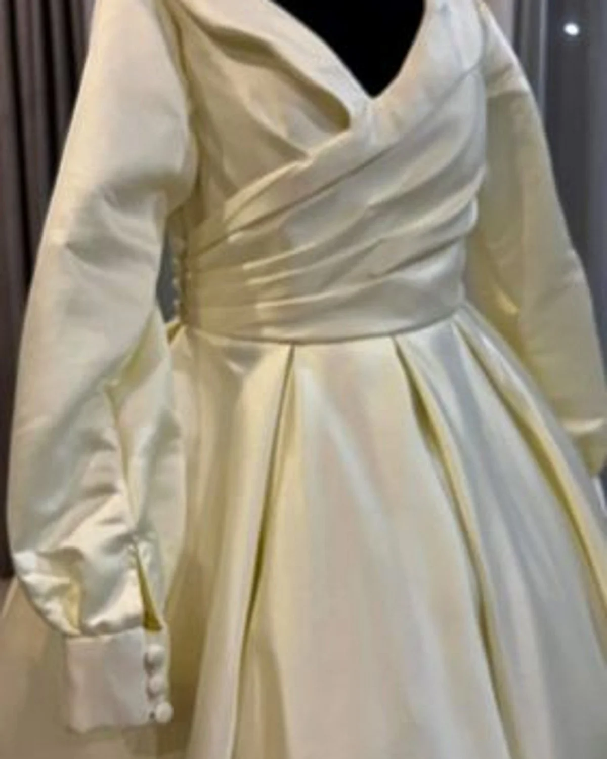 Long Sleeved Ivory Wedding Dress (18).jpg