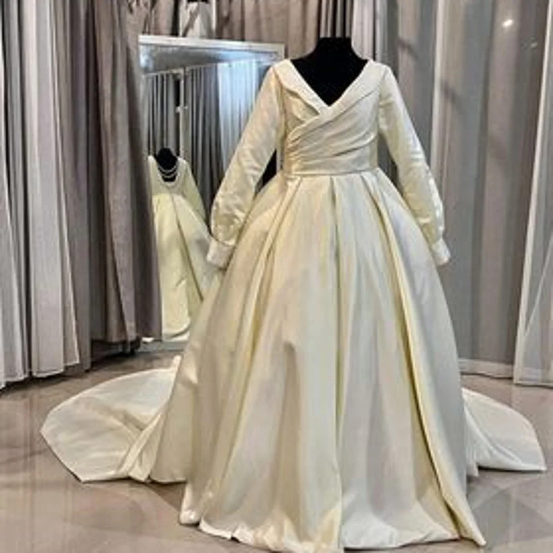 Ivory Princess Wedding Dress Cathedral Train With Pearl Back ,Sleeves, With Matching Pearl Veil and Pockets  (36).jpg