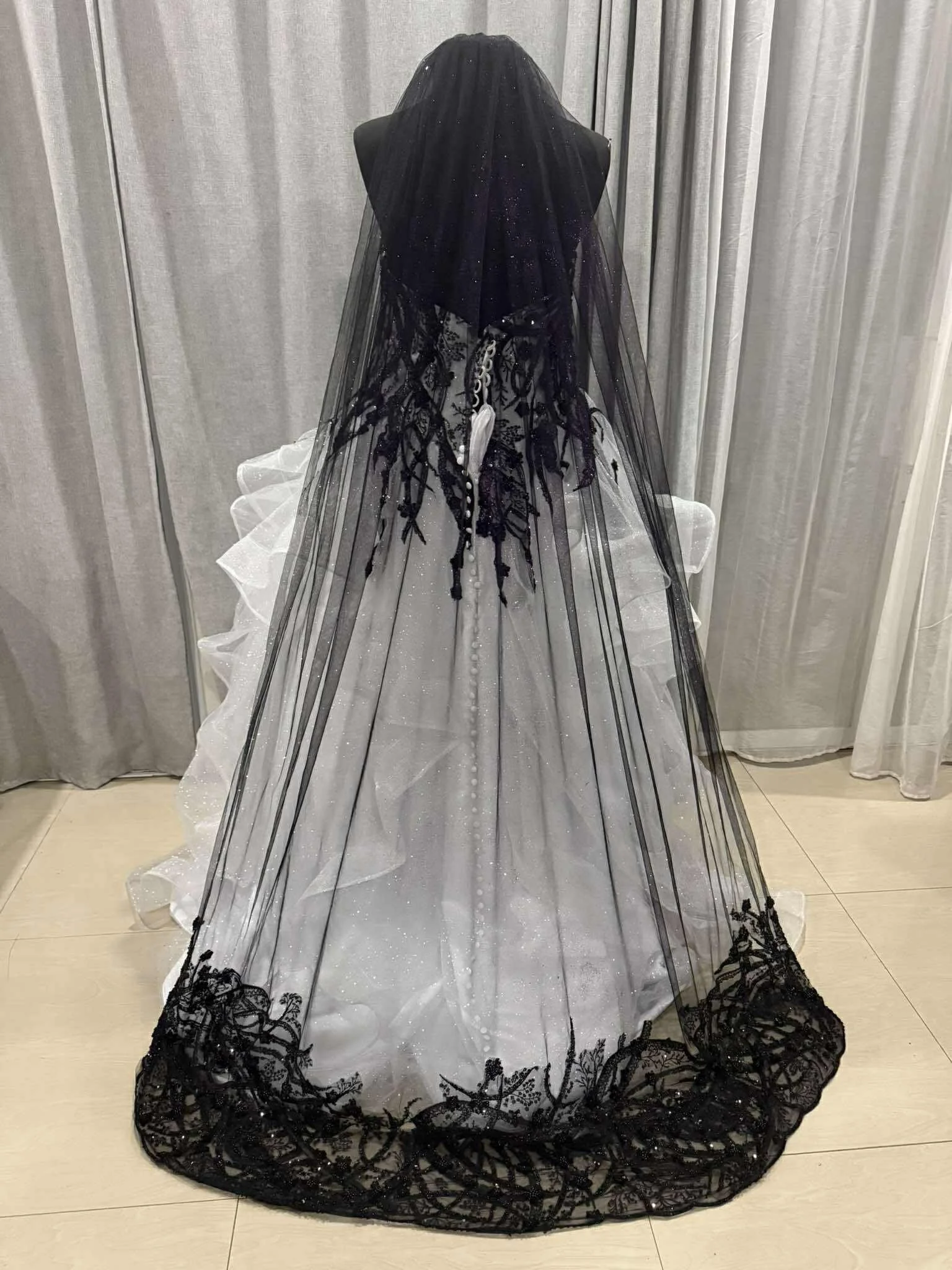 Black and White Wedding Dress (16).jpg