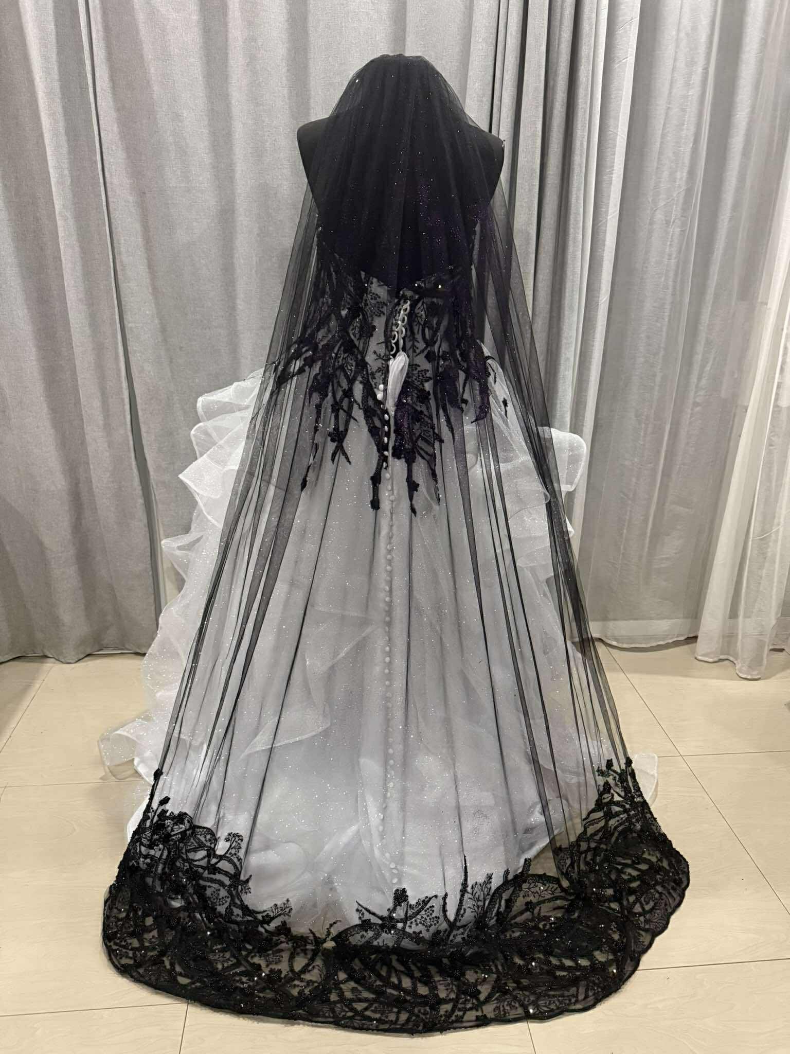 Black and White Wedding Dress (21).jpg