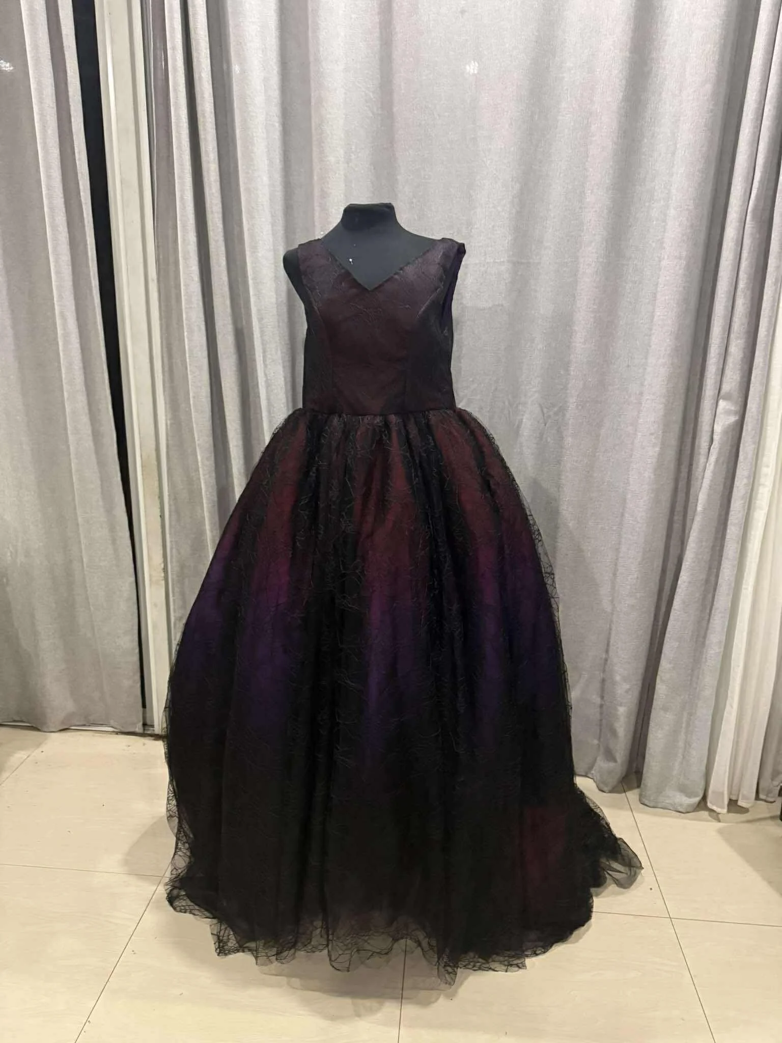 Ombre Gothic Spider Wedding Dress (9).jpg