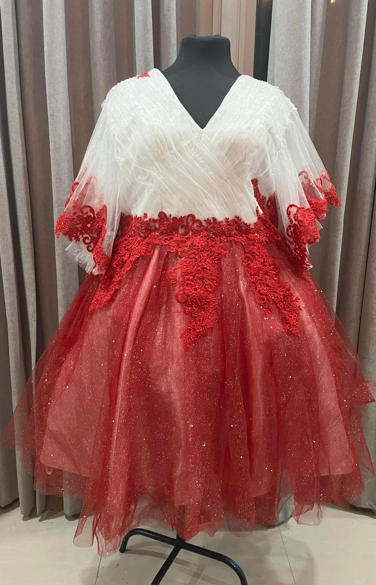 custom-plus-size-wedding-dress-australia-red-and-white-lace-ballgown-with-matching-veil (12).jpg