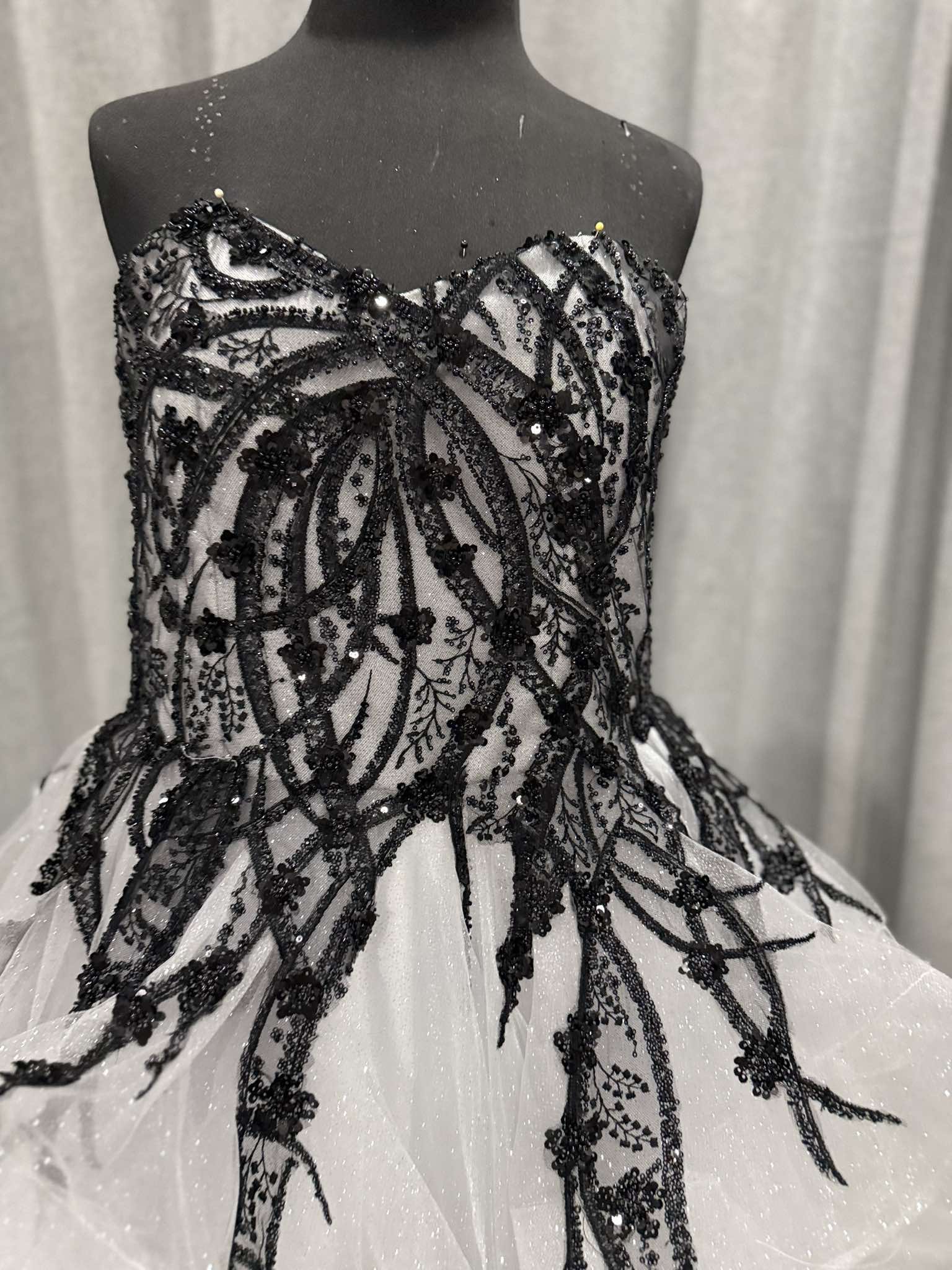 Black and White Wedding Dress (6).jpg