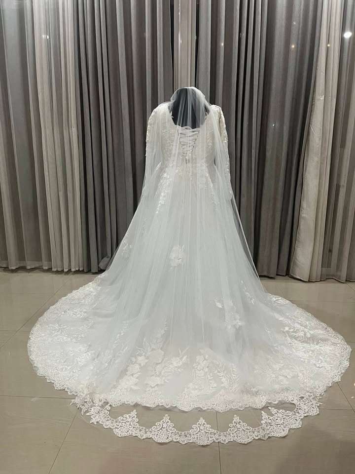 custom-wedding-dress-australia-floral-lace-long-sleeve-ballgown (22).jpg