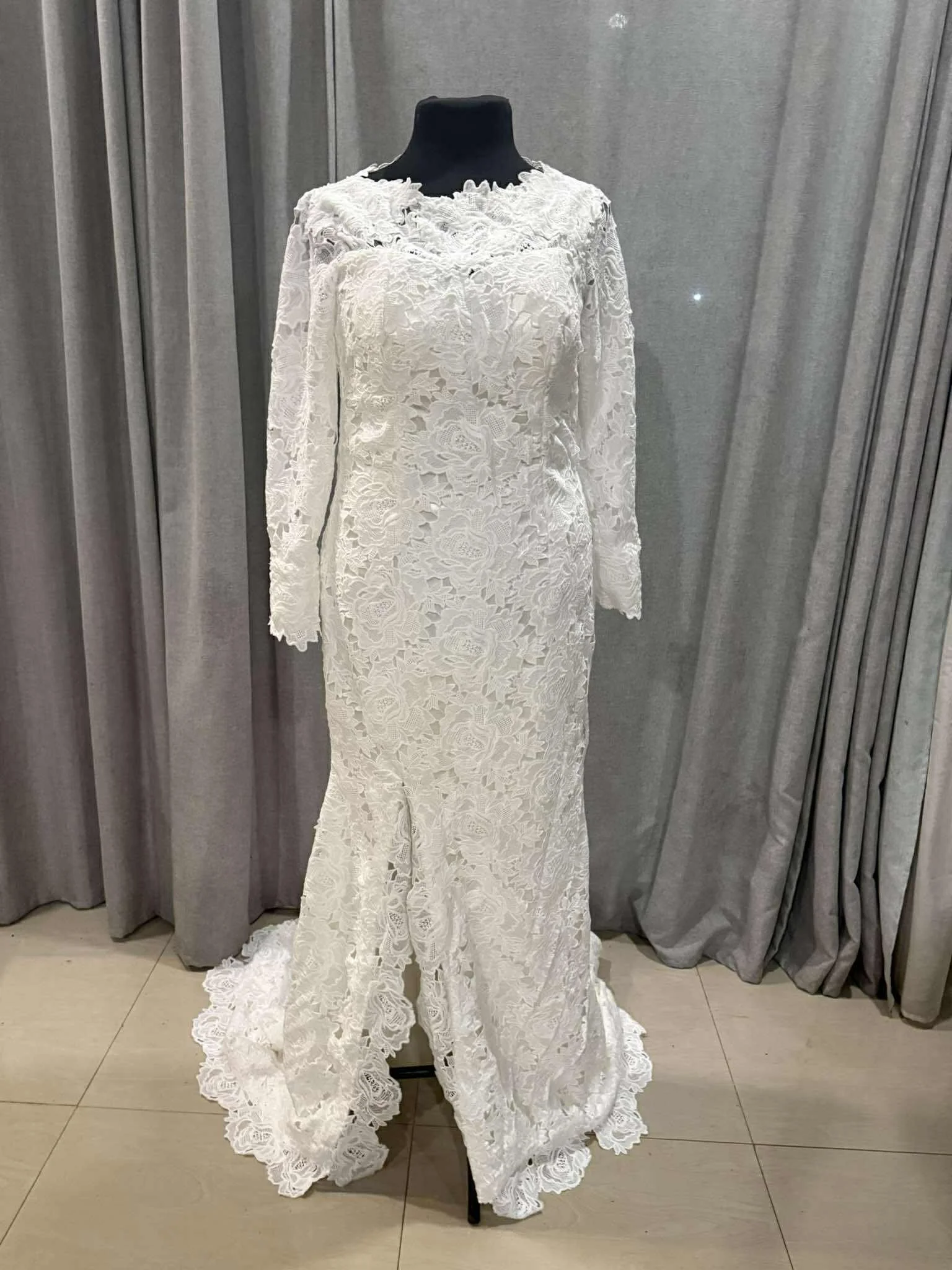 Lace Wedding Dress with Split (6).jpg