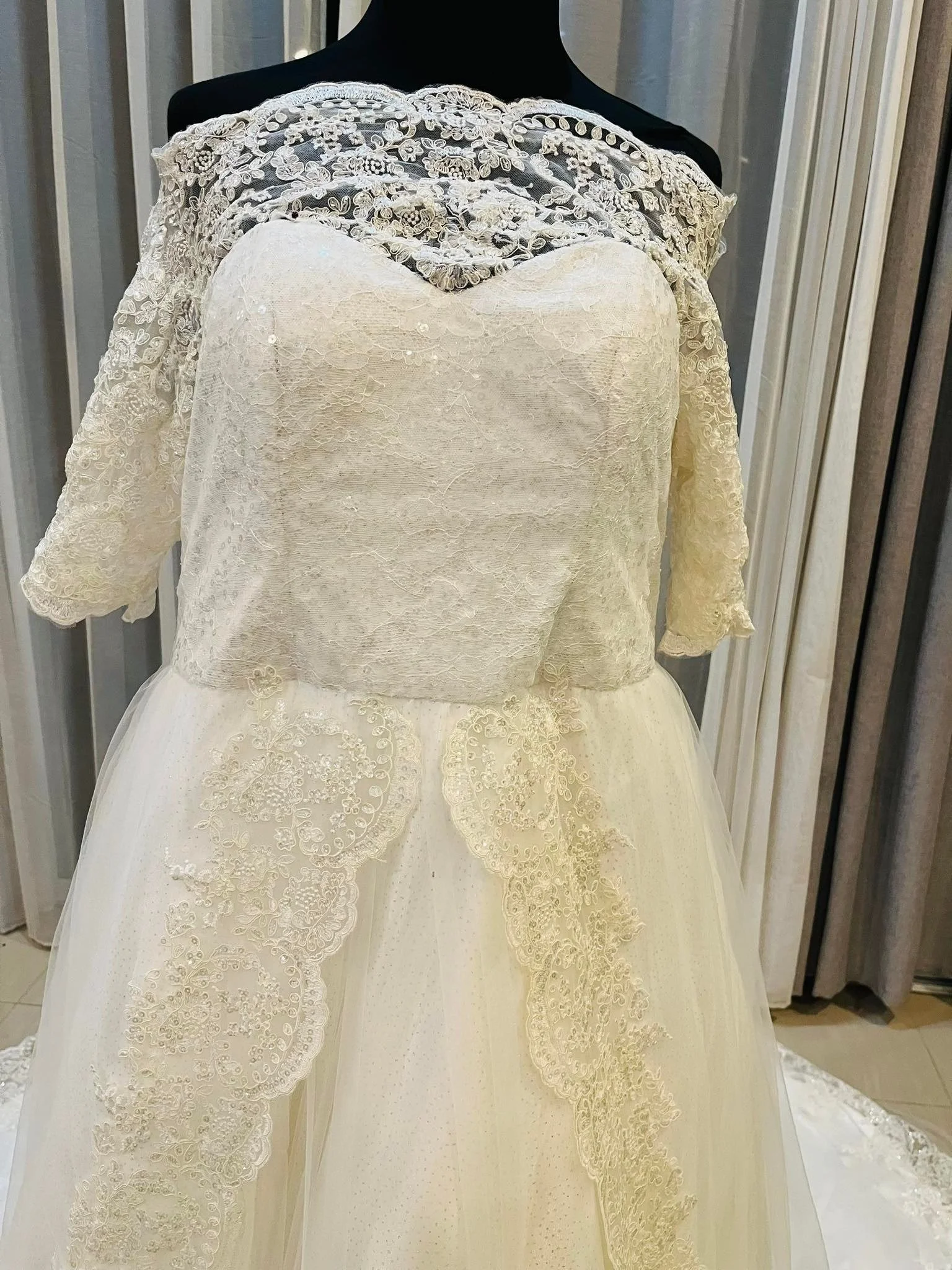 Lace Wedding Dress With Sleeves and Pockets (3).jpg