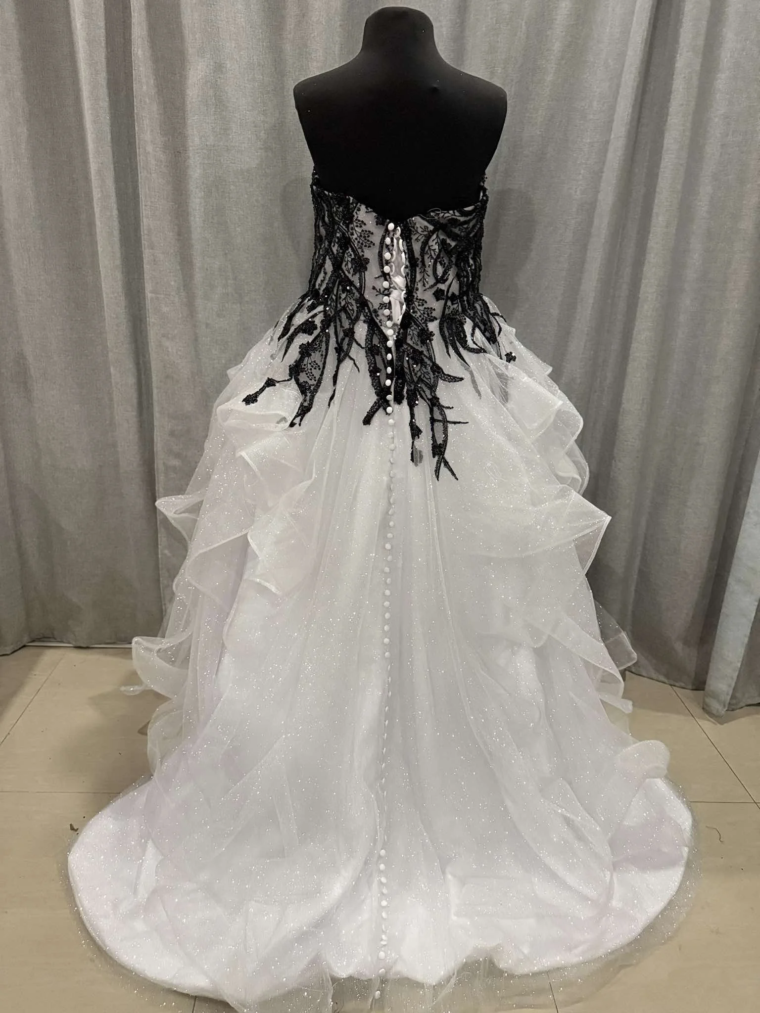 Black and White Wedding Dress (17).jpg