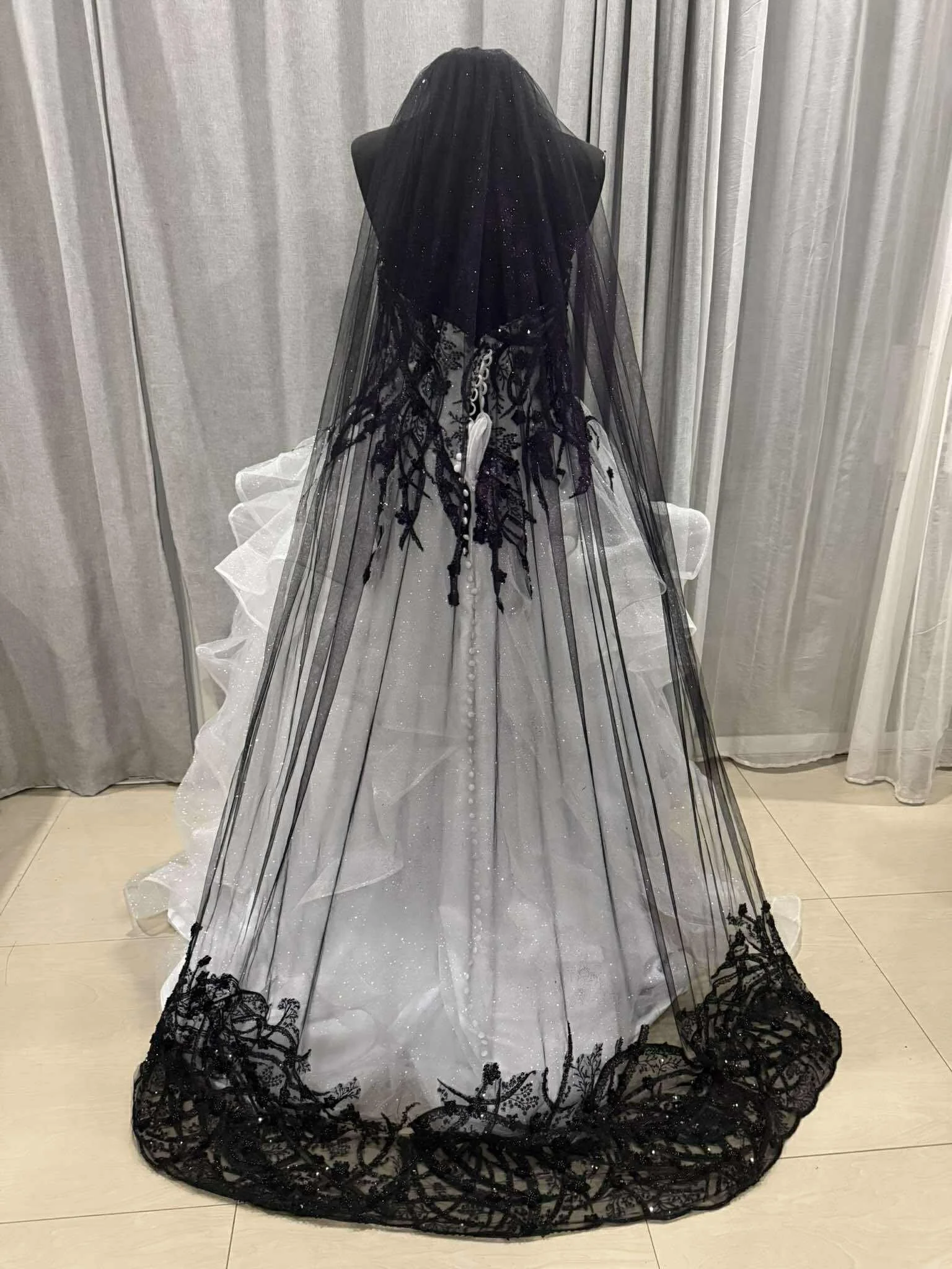 Black and White Wedding Dress (9).jpg