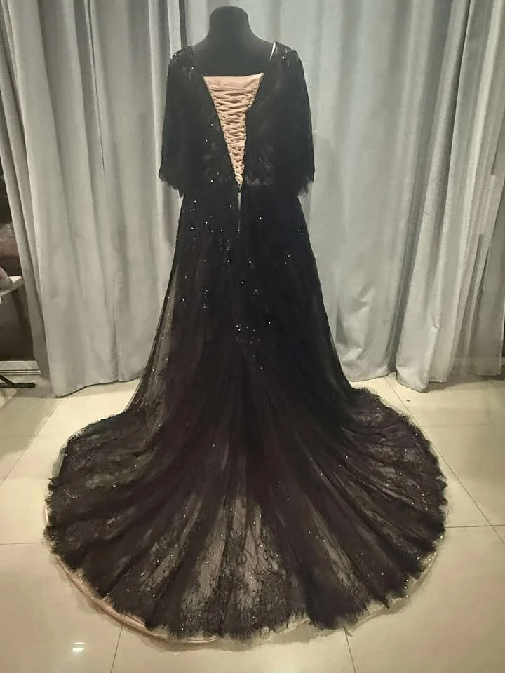 Black and Champagne Weding Dress (35).jpg