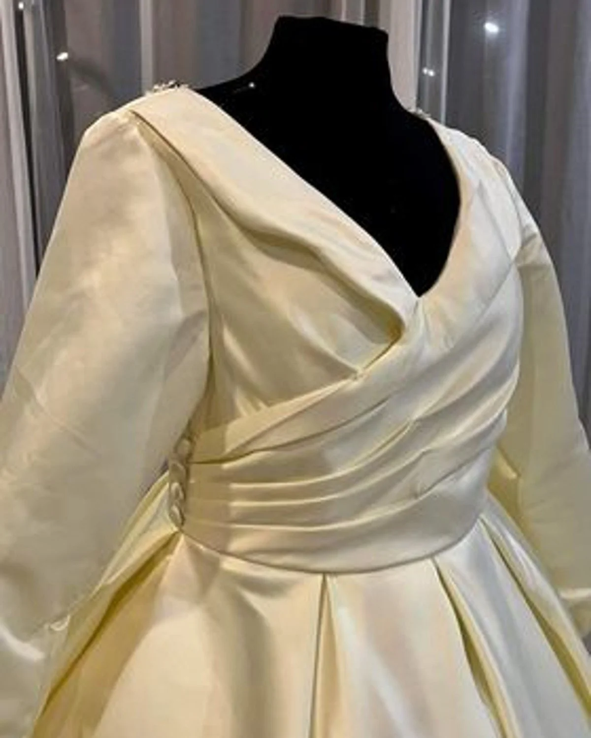 Long Sleeved Ivory Wedding Dress (16).jpg