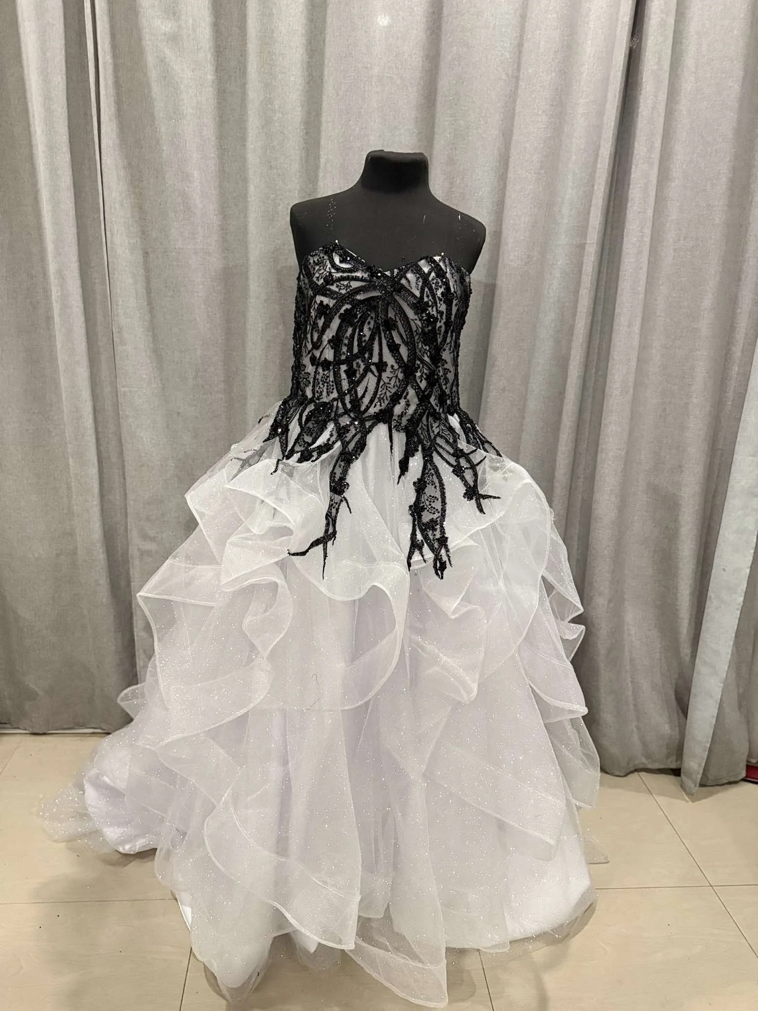 Black and White Wedding Dress (15).jpg