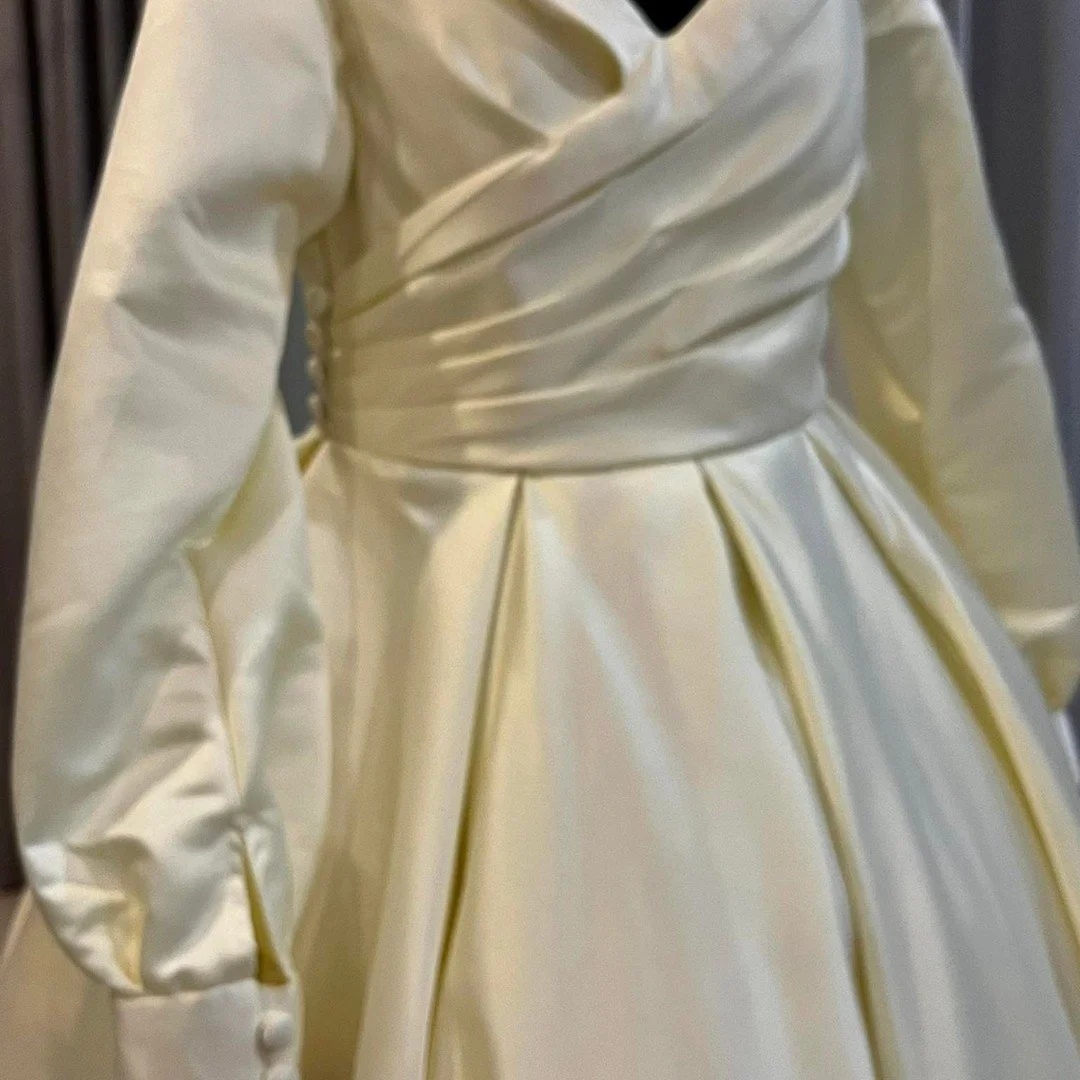 Ivory Princess Wedding Dress Cathedral Train With Pearl Back ,Sleeves, With Matching Pearl Veil and Pockets  (43).jpg