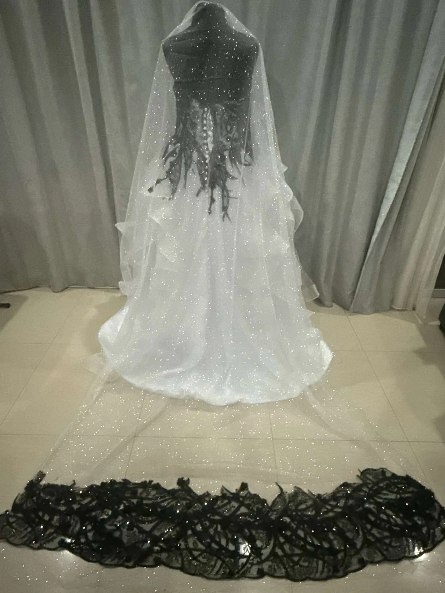 Black and White Wedding Dress (2).jpg