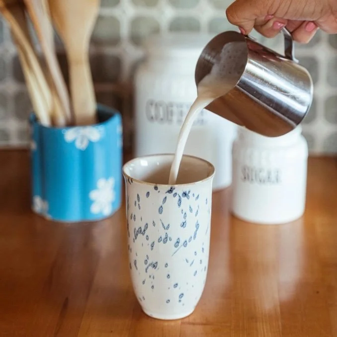 blue dots 16oz.jpg