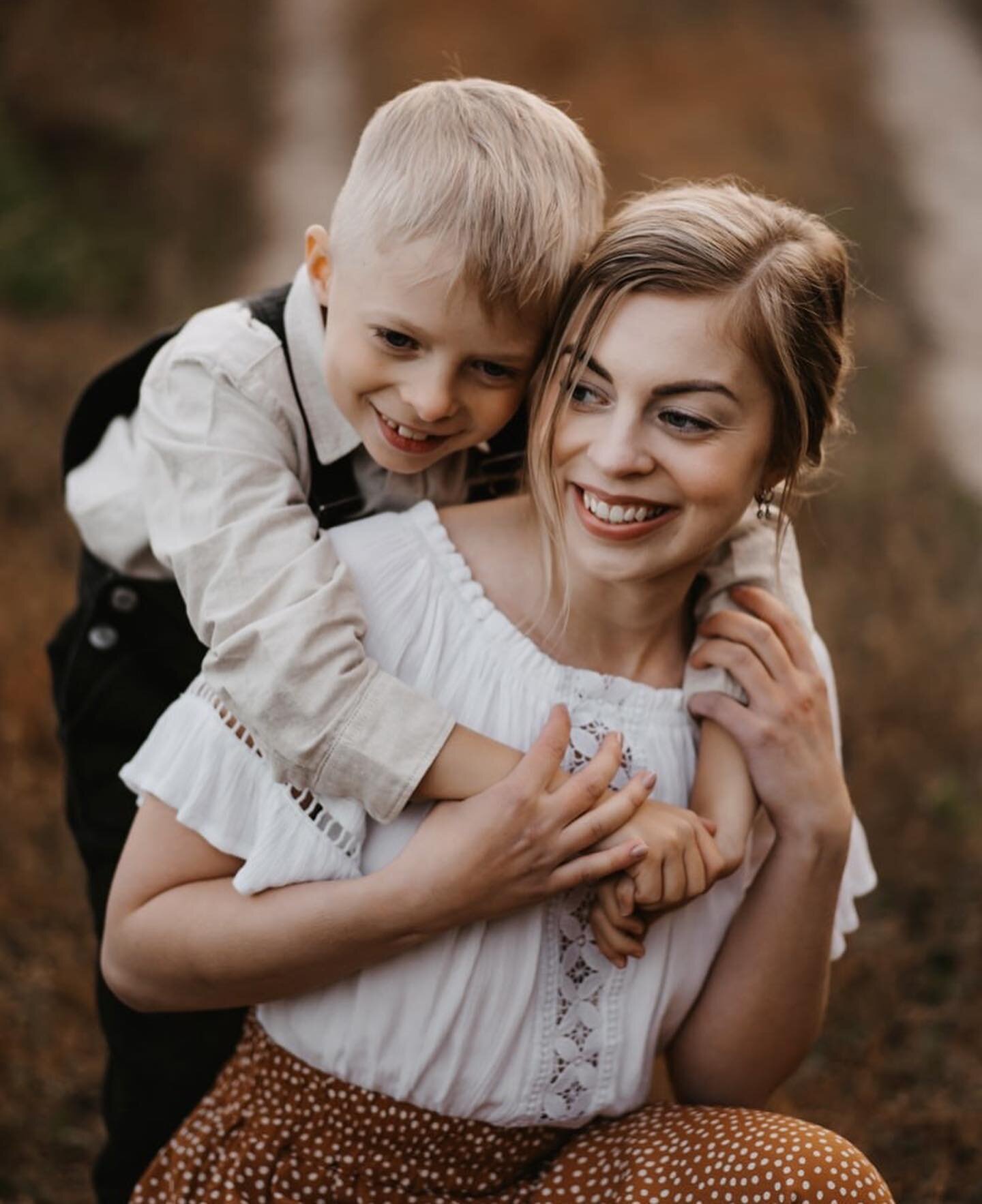 Onko sulla aina ollut haaveena perhekuvaus, mutta et vain ole koskaan saanut varattua sit&auml;?

Tee se nyt!

Olen touko-elokuun Suomessa ja nyt sulla on mahdollisuus varata kuvaussessio teid&auml;n perheelle tulevalle kes&auml;lle. 
Tallennetaan te