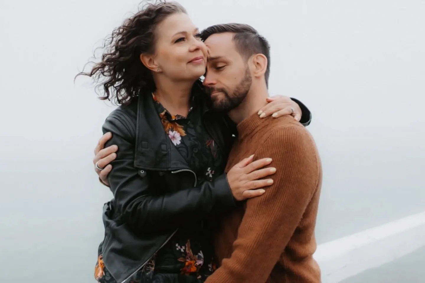 Niin v&auml;kev&auml; on rakkaus

#parikuvaus #lovestory  #pariskuntakuvaus  #couplephoto #couplephotoshoot #couplegoals #couplephotographyfinland 
#parikuvat #parikuvaushelsinki #moodyportraits  #couplephotographyhelsinki