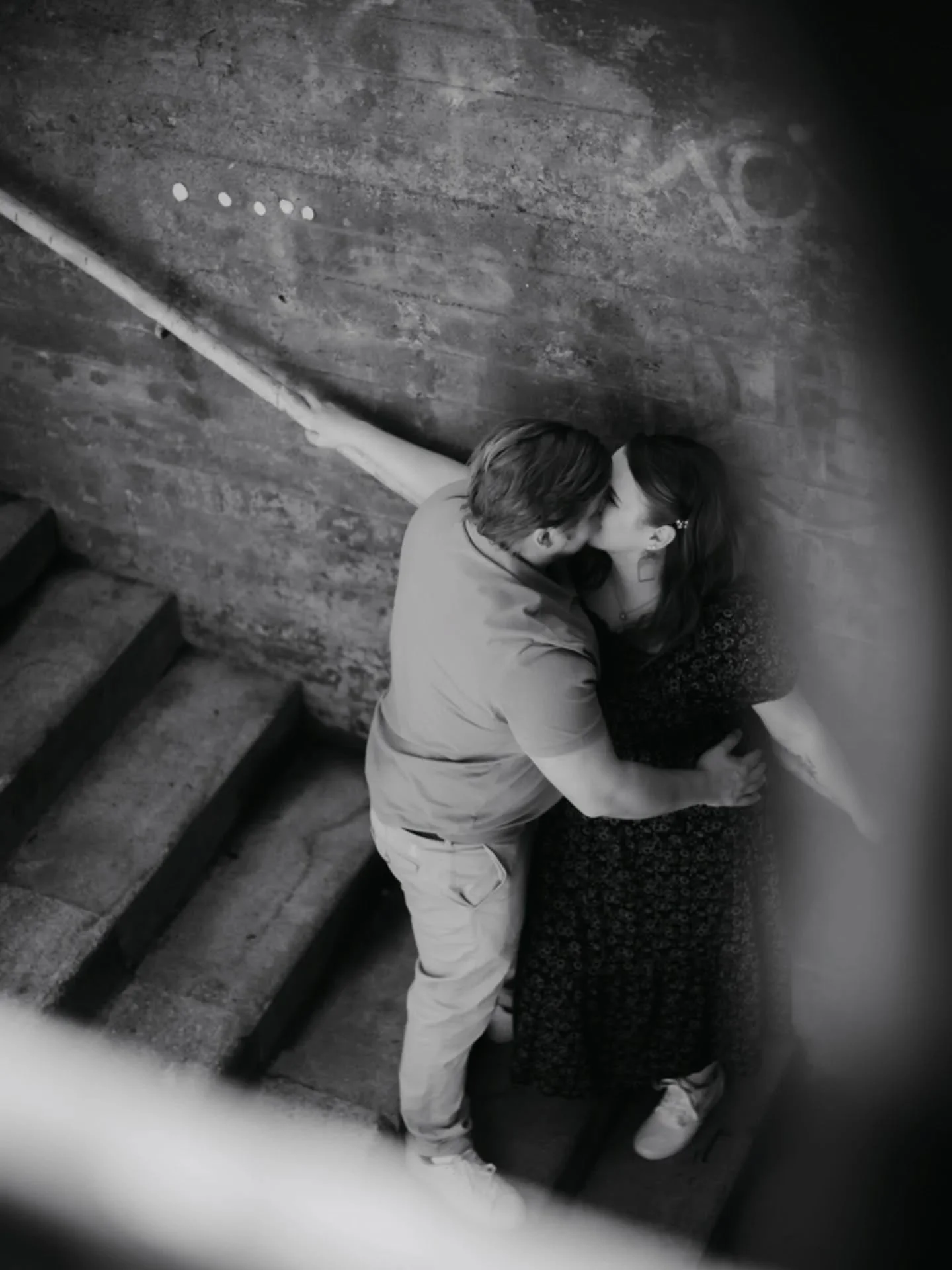 Olin treffeill&auml; mukana kolmantena py&ouml;r&auml;n&auml;, n&auml;m&auml; kaksi olivat aivan t&auml;ysin omassa kuplassaan. Heill&auml; oli vuosip&auml;iv&auml; ja viikonloppu kaksin Helsingiss&auml;, ja mik&auml;s sen ihanampi syy varata viel&au