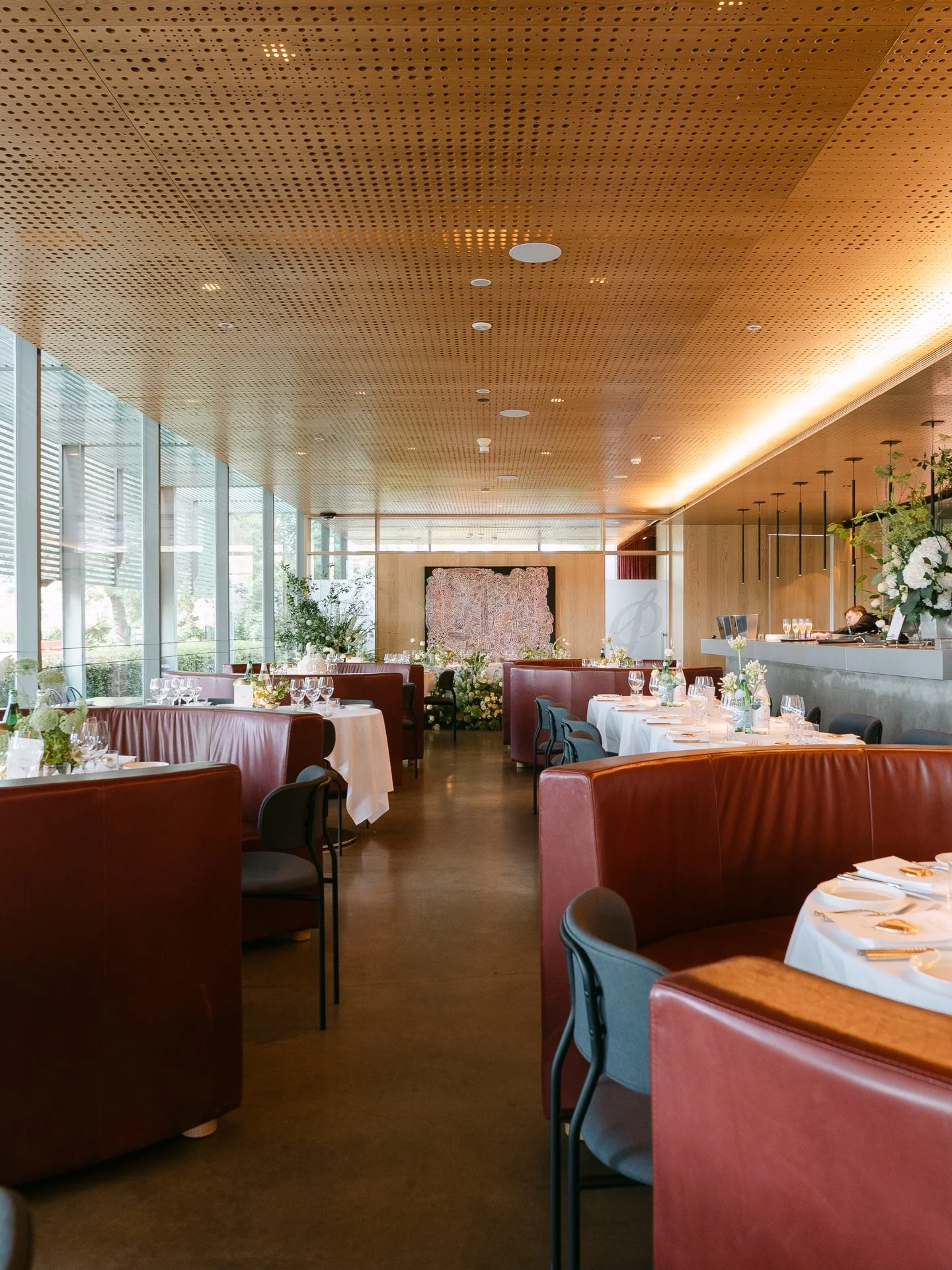 Styling content for @hyggestudio_&rsquo;s latest lucky couple at @magillestatekitchen @penfolds 🌸