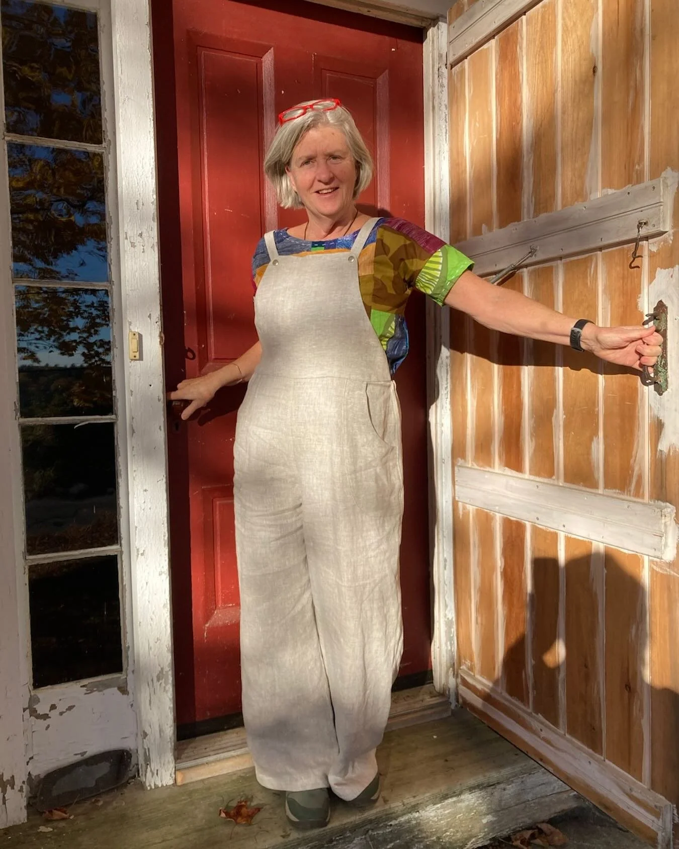 Julie is wearing @mollyroseangie overalls and @marigold_in_maine top that is constructed with multiple
@marimekko scraps! Check out the @makerscollective_me for
The ultimate Slow FASHION designs by local Makers!
Julie looks fabulous today!!!
Clothing