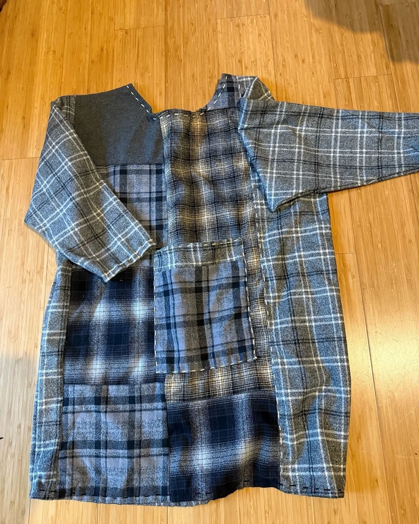 GRAY tunic or 
A Mini dReSs
pLaiD
With a front PoCkeT