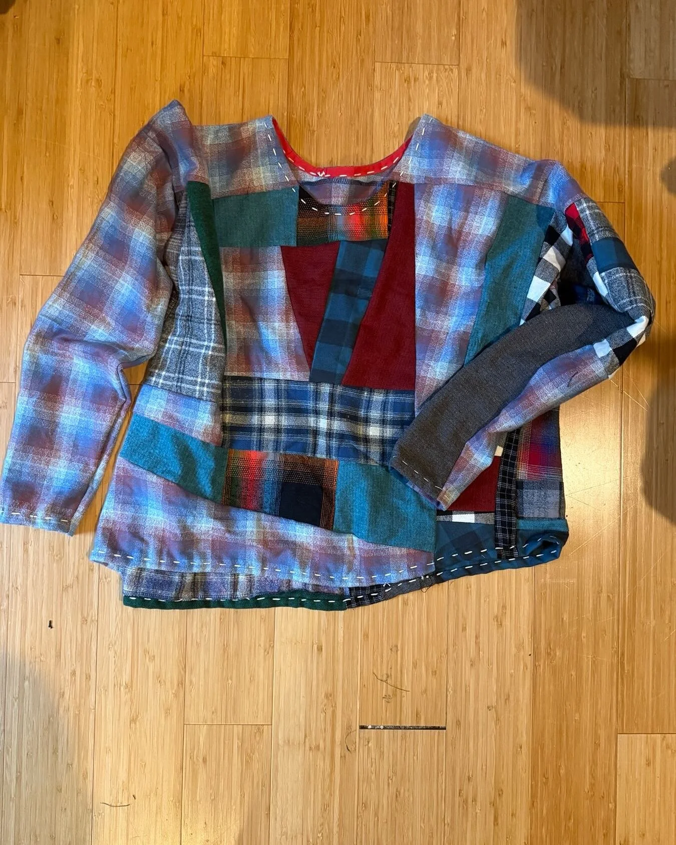 Obsessed with using up my flannel scraps!
Over SIZED
Extended long sleeves 

Best worn with comfy sweat pants