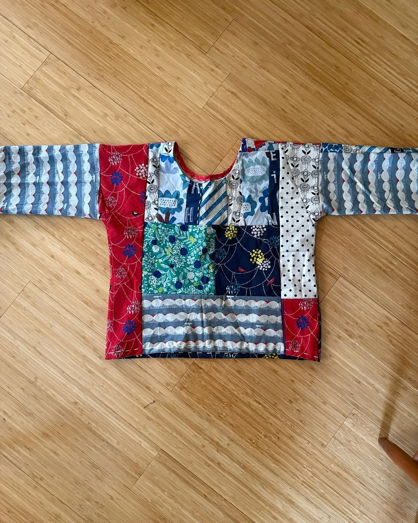 Great Scraps improv pieced together make one of a kind
Tops!
Linen/cotton 
@echino_textile 
This top and more will be @makerscollective_me this Thursday!
