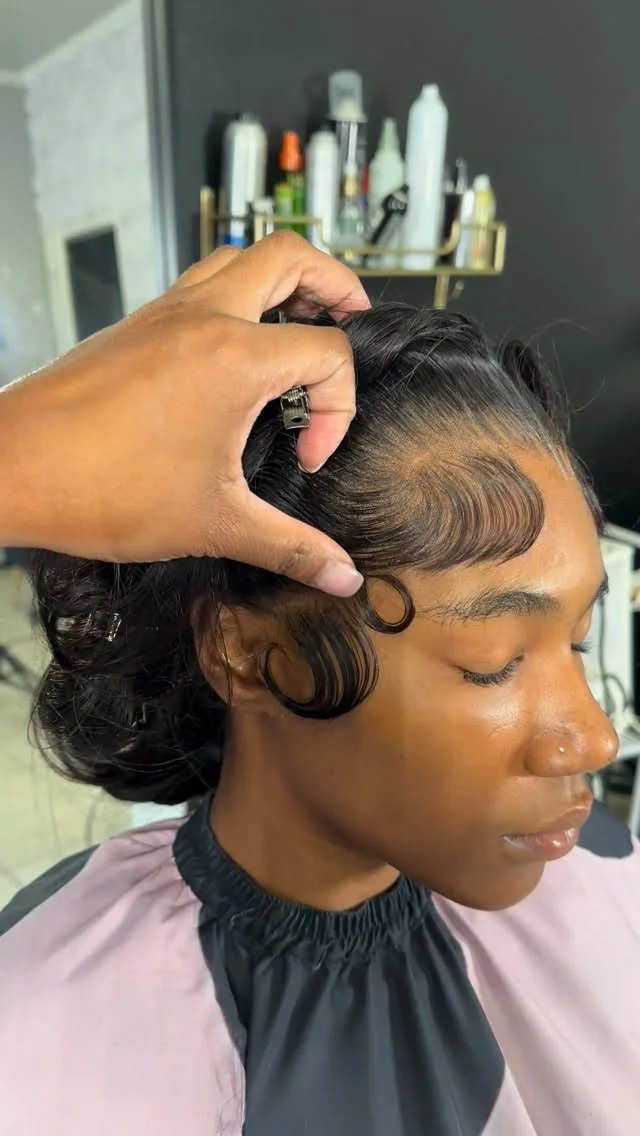 Lacccccccce me UP!!! 🫣
How you like your edges??🤔
Have you booked your appointment? 📅
#detroithairstylist #detroithair #explore #atlantahairstylist #houstonhair #frontalinstall #closuresewin