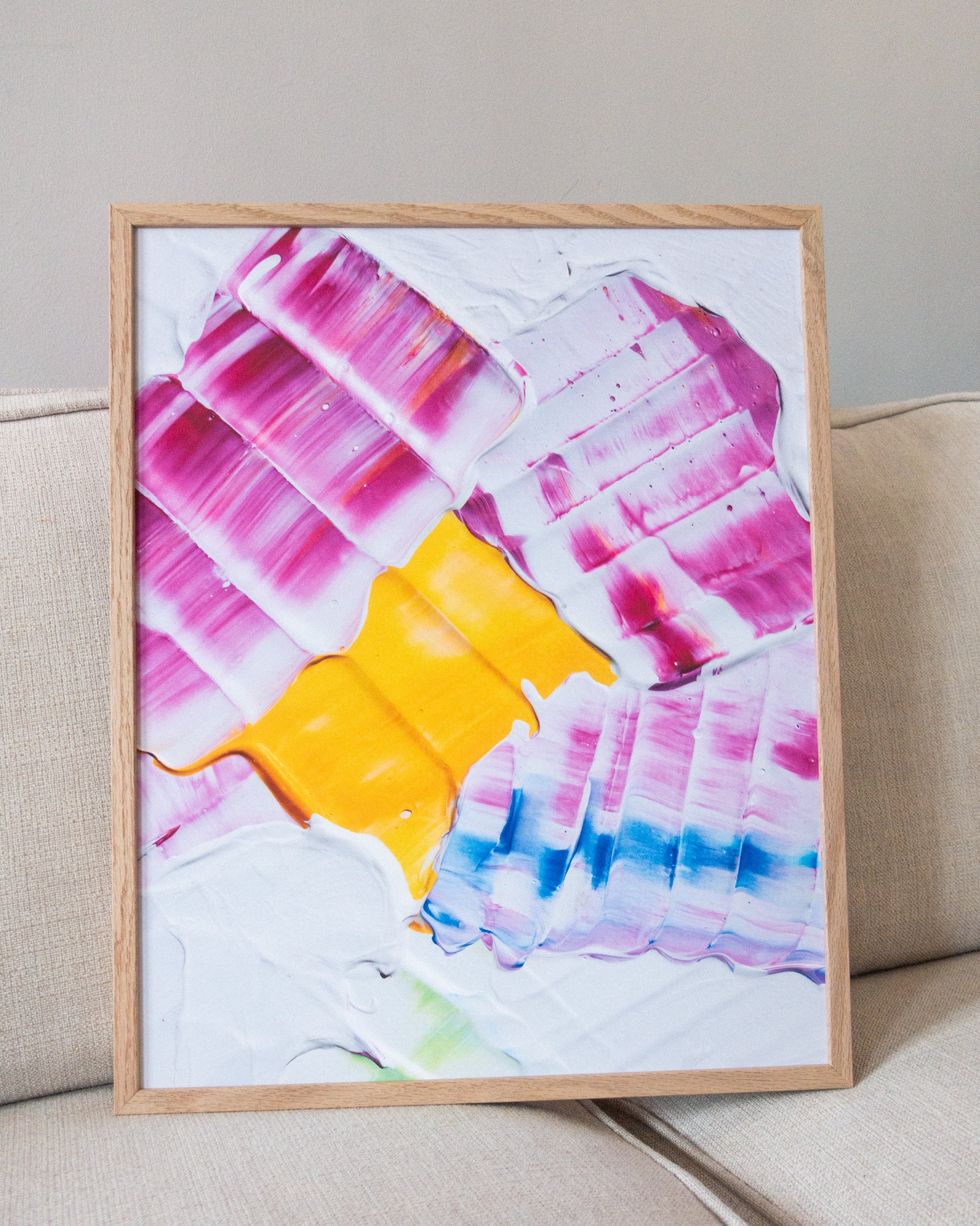 Färgstark poster Mjukglass från Klaras Kludd, inspirerad av mjukglass med strössel