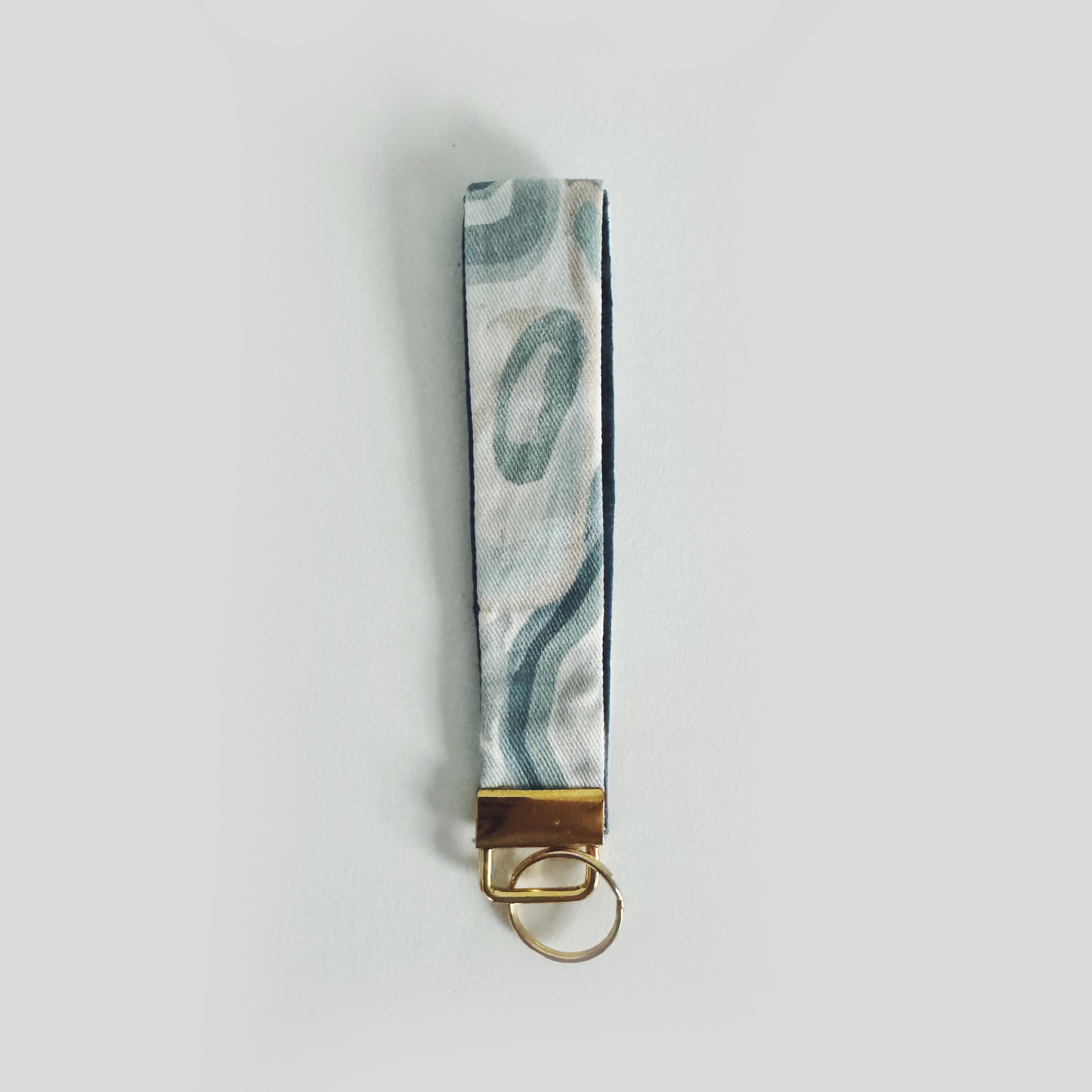 Light Oyster Key Chain