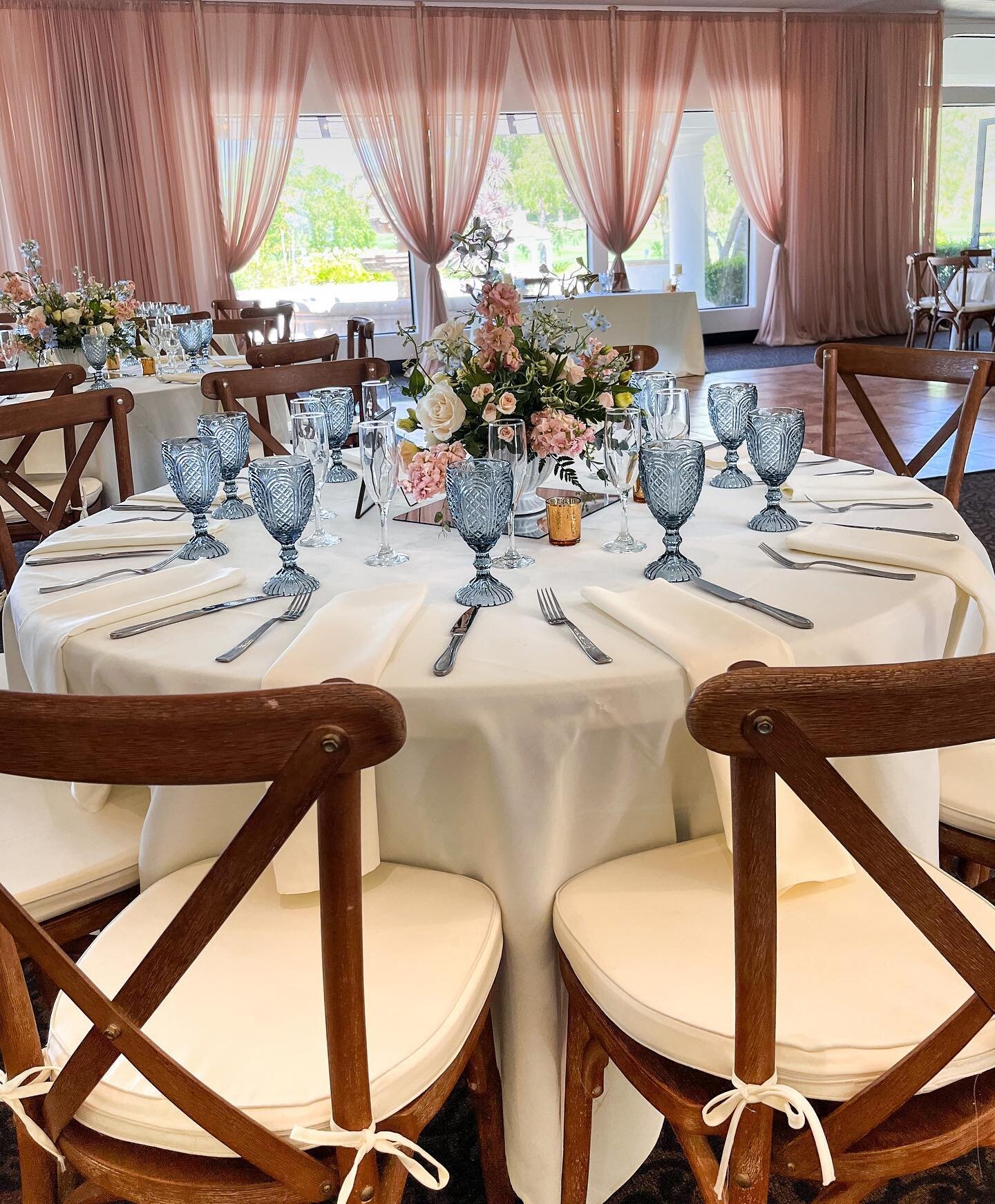 Please ask us about our draping and glassware options 💍 
.
.
#tandraping #drapingdesigns #wedding #weddingplanning #weddingdress #weddinginspiration #weddingphotography #watergoblet #crossbackchairs #camarillo #sterlinghills #venturacounty #santabar