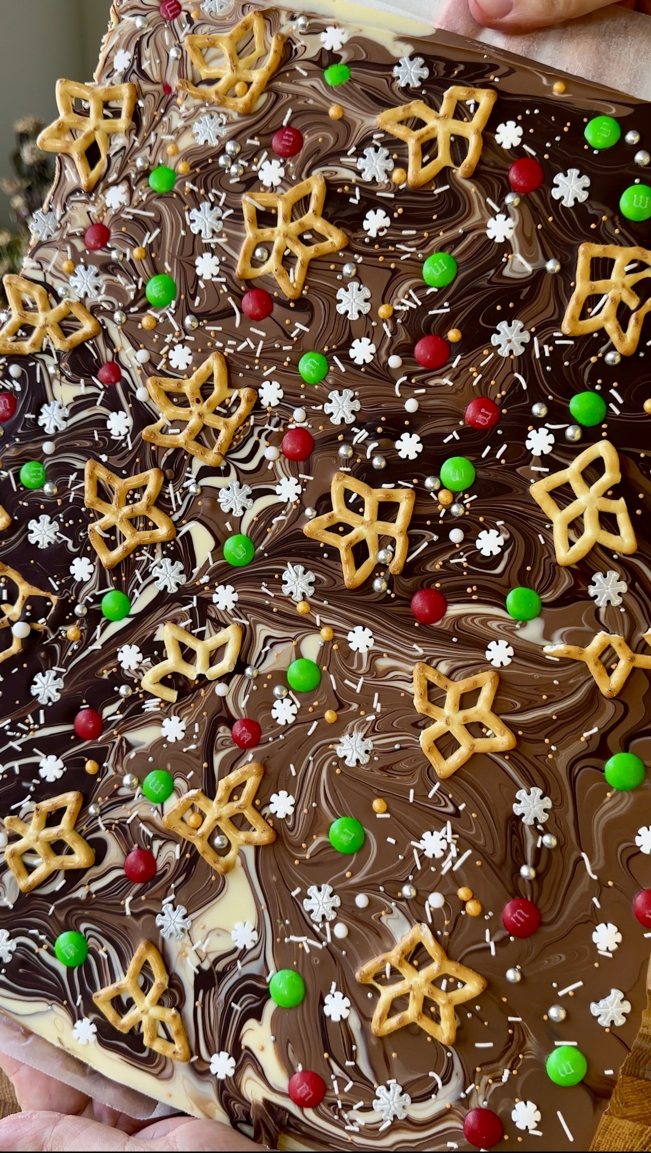 Christmas Chocolate Bark 2.jpg