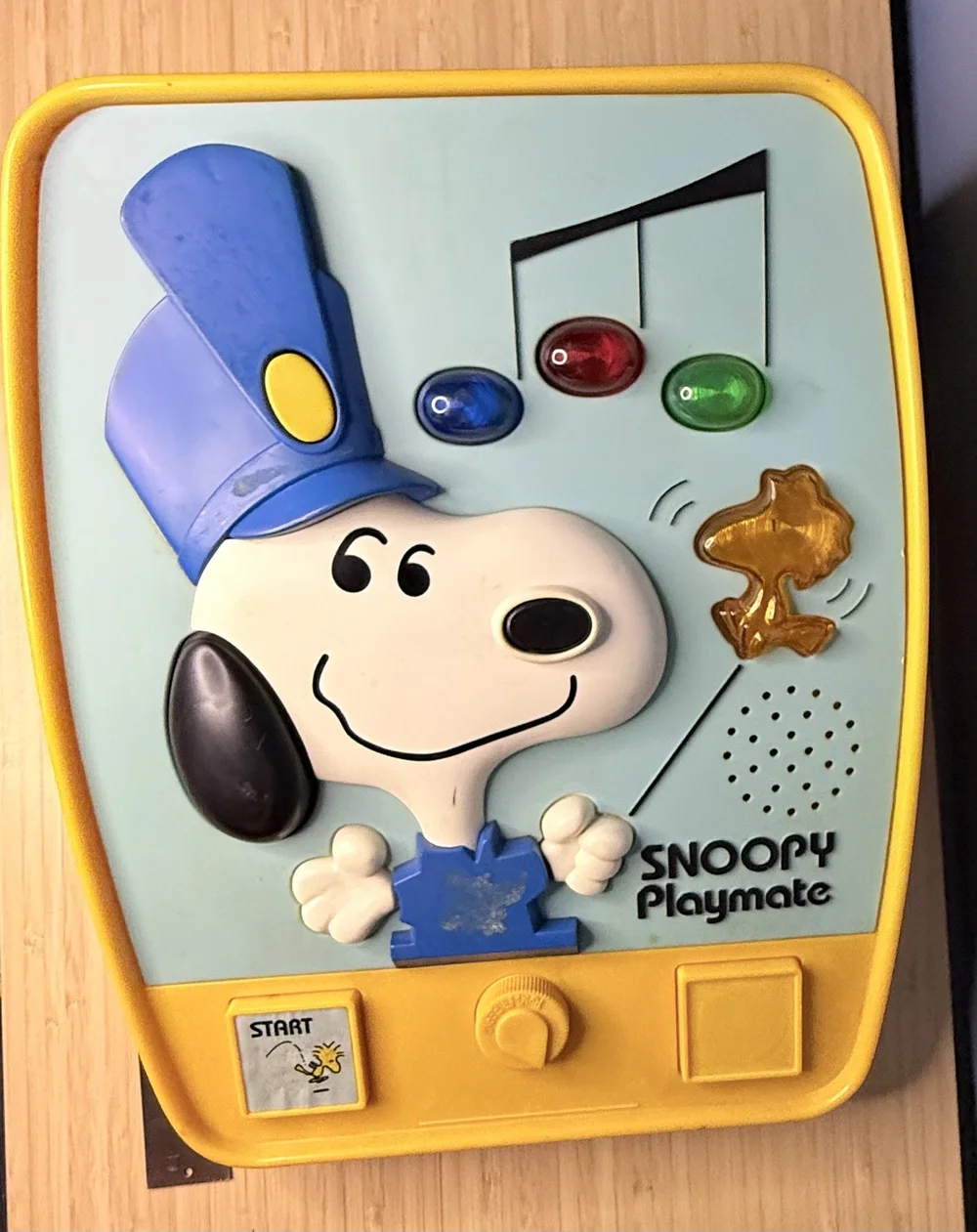 Electronic Snoopy Playmate Toy — Selling Peanuts
