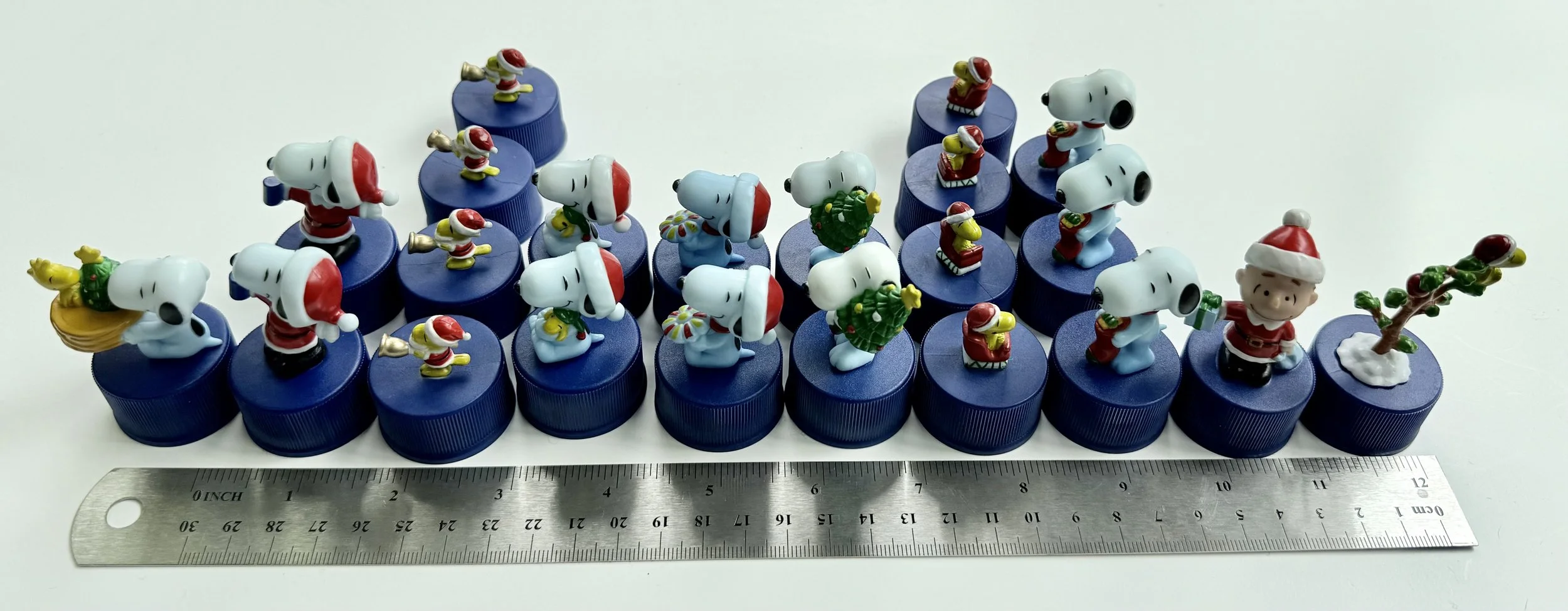 PEANUTS - ペプシ ボトルキャップ＆クリスマスベル＆ディスプレイハウス コンプリートセット Pepsi Christmas Snoopy Peanuts Bottle Caps — Selling Peanuts