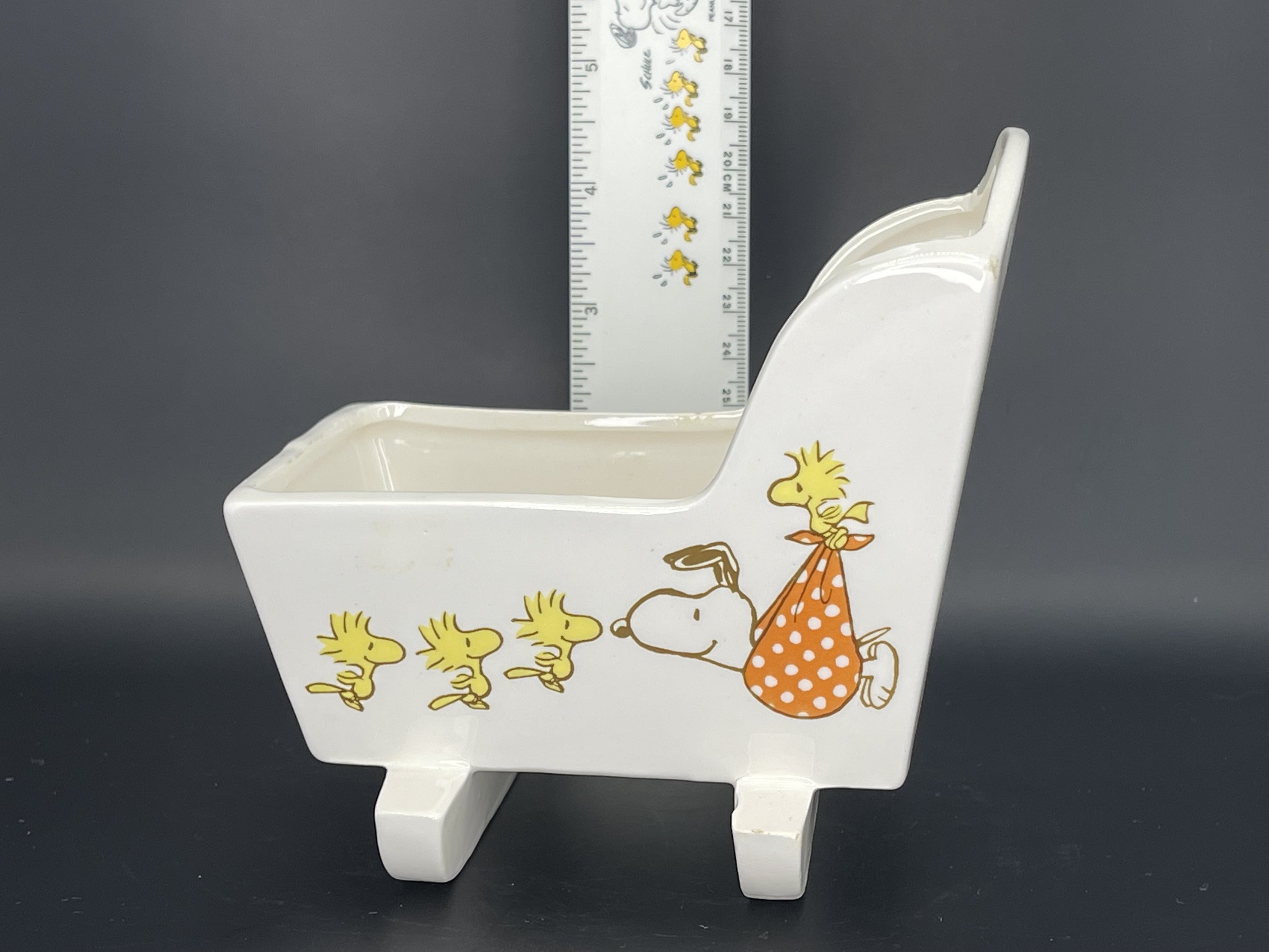 Vintage Peanuts cradle planter, Snoopy, Woodstock