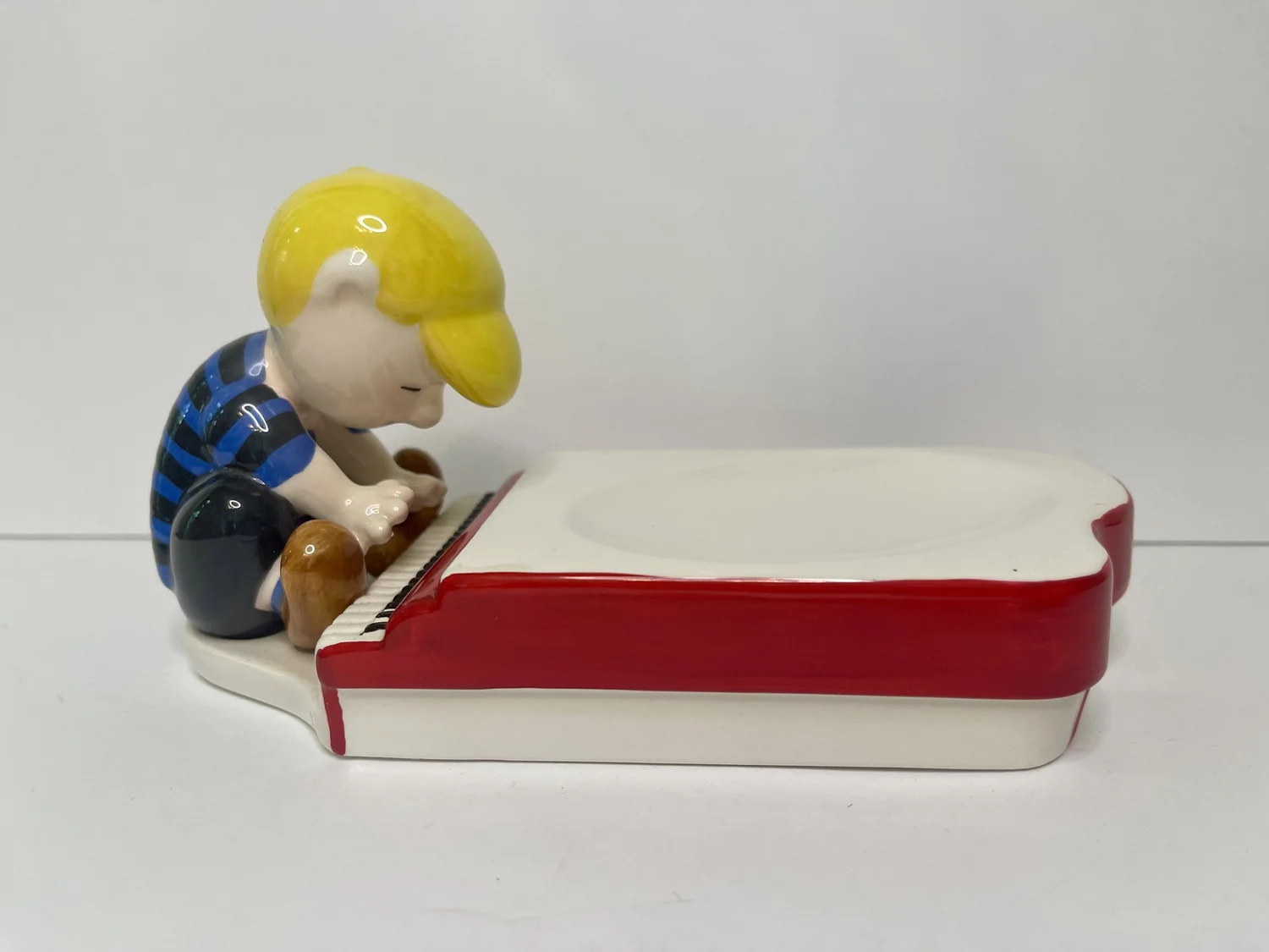 Vintage Peanuts Schroeder Playing Piano Ceramic Soap Dish