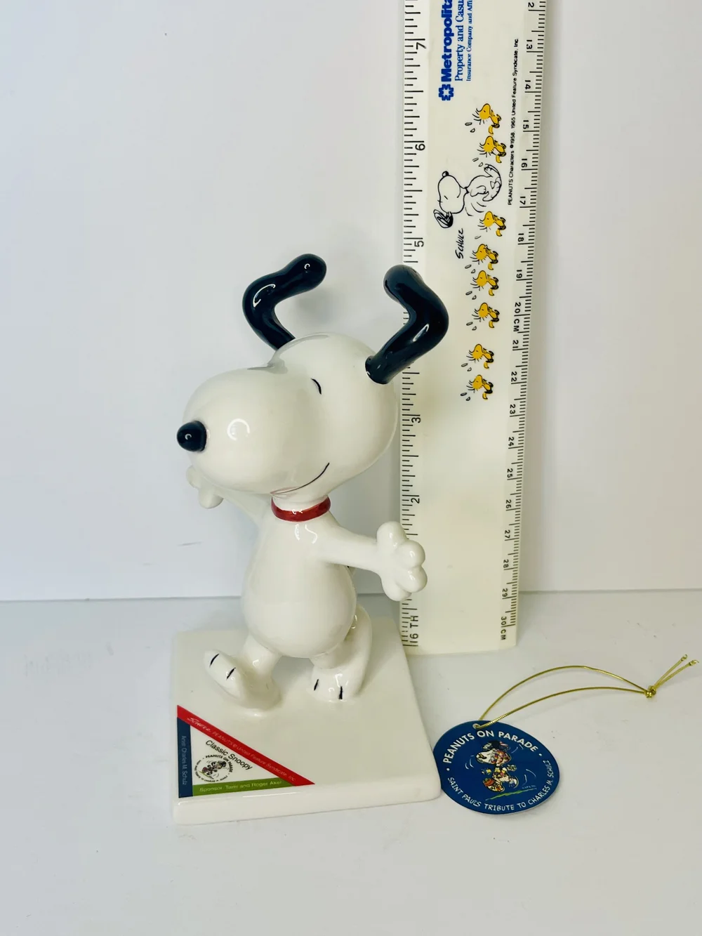 Classic Snoopy Peanuts On Parade — Selling Peanuts