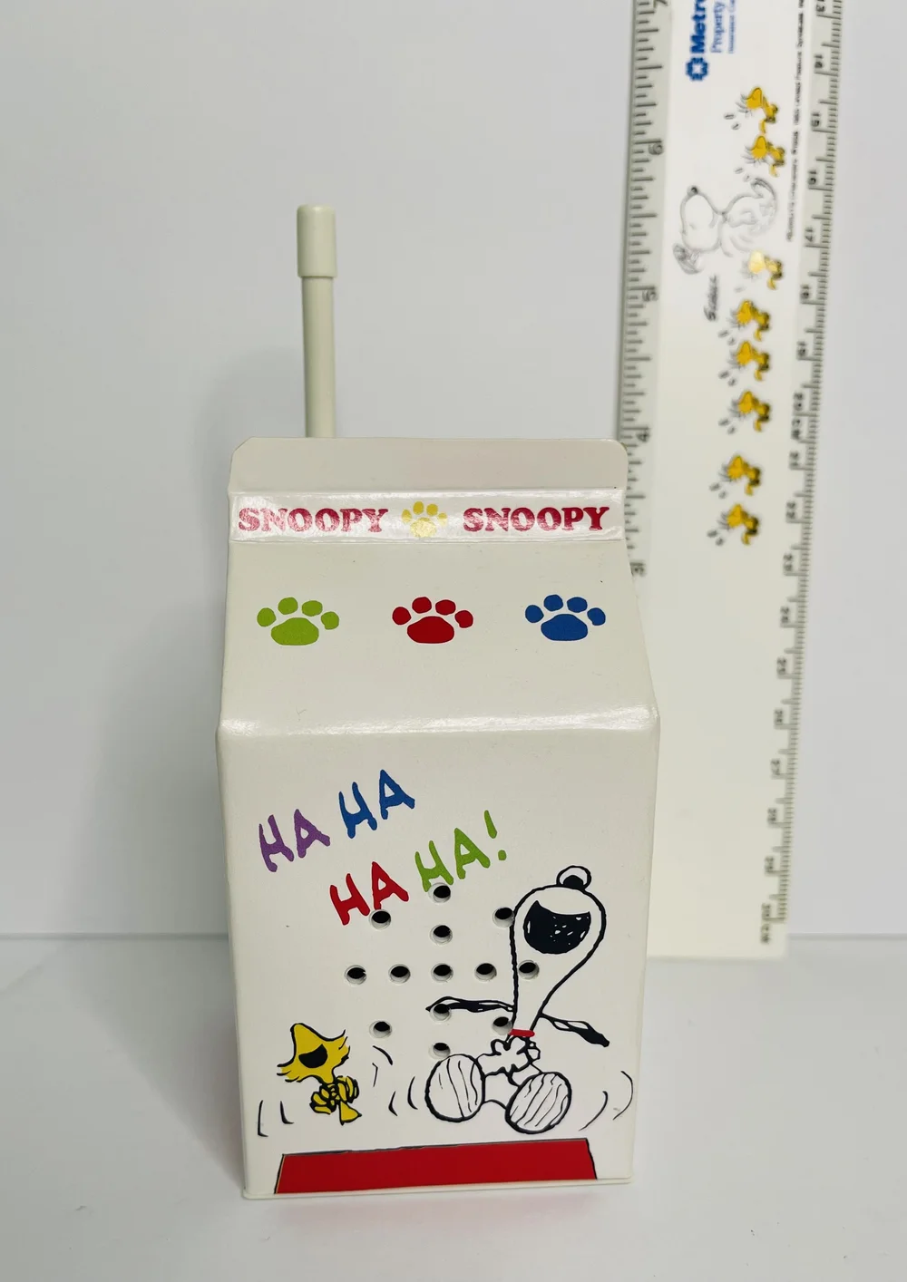 Vintage Peanuts Snoopy Charlie Brown & Woodstock AM/FM Milk Box
