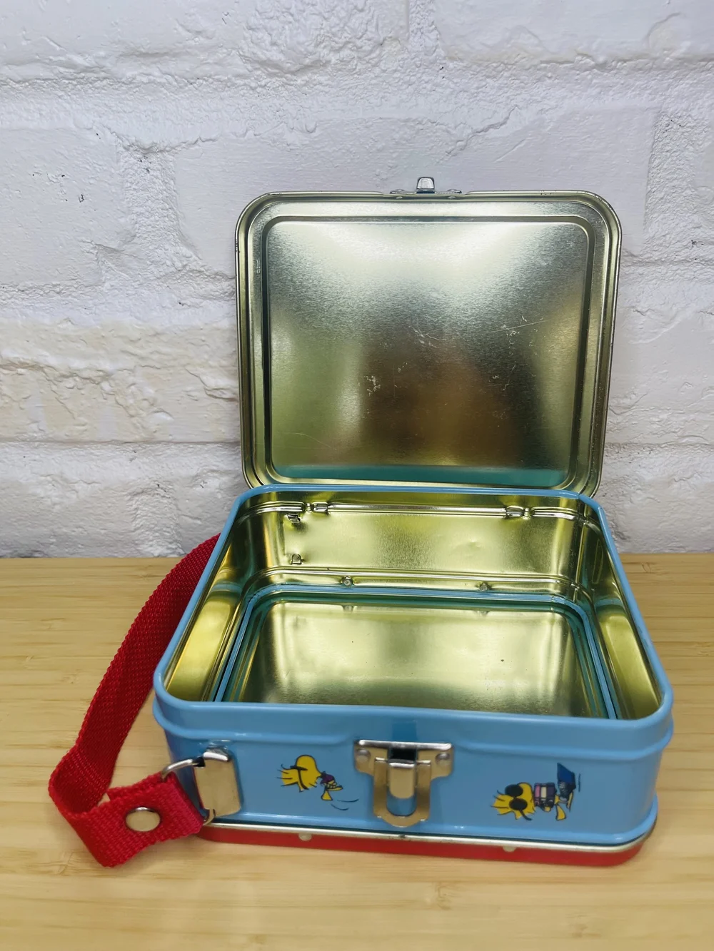 Joe Cool Snoopy Small Metal Lunch Box from 1999 — Selling