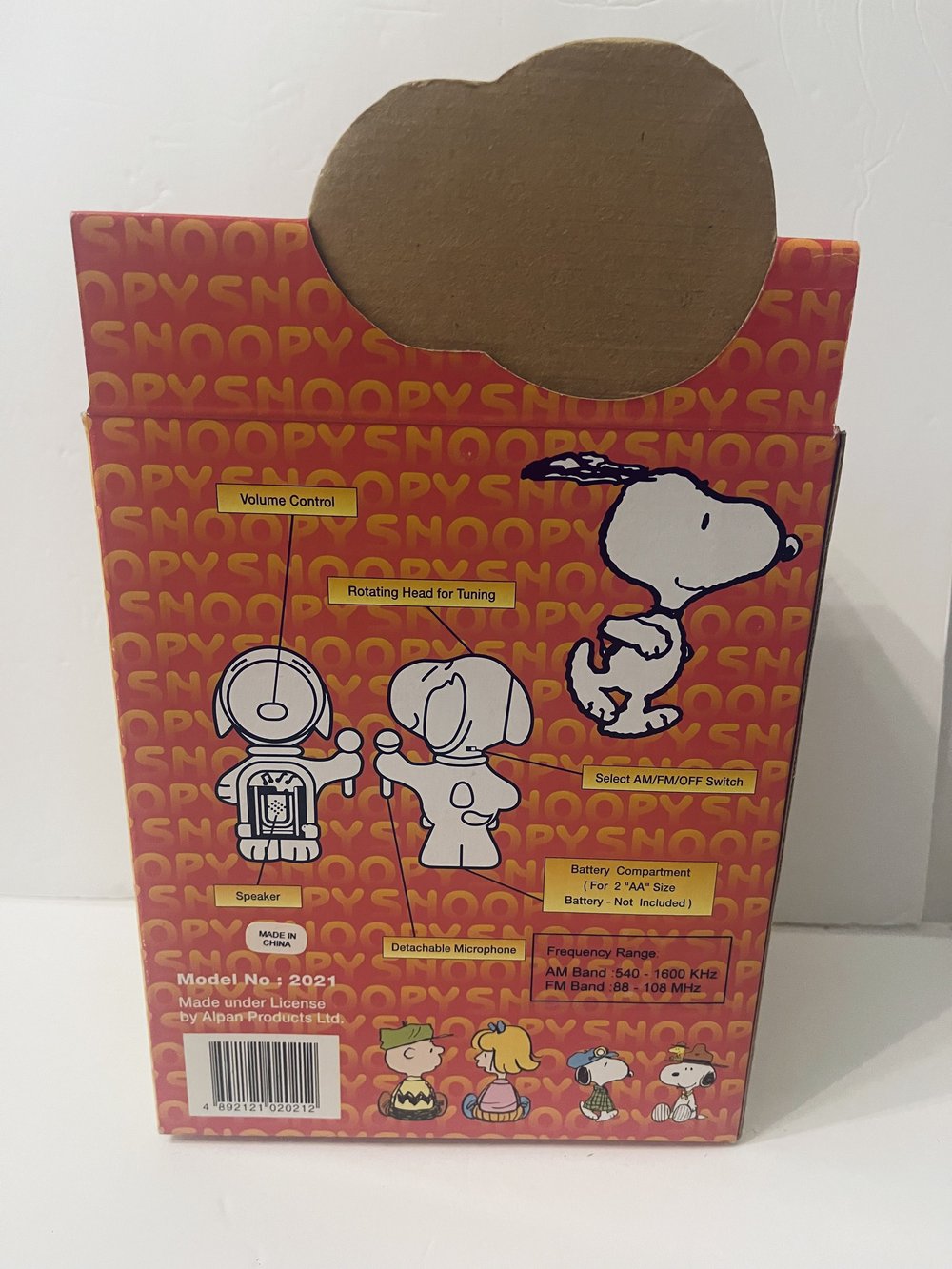 Snoopy Desktop Radio by Alpan Products — Selling Peanuts