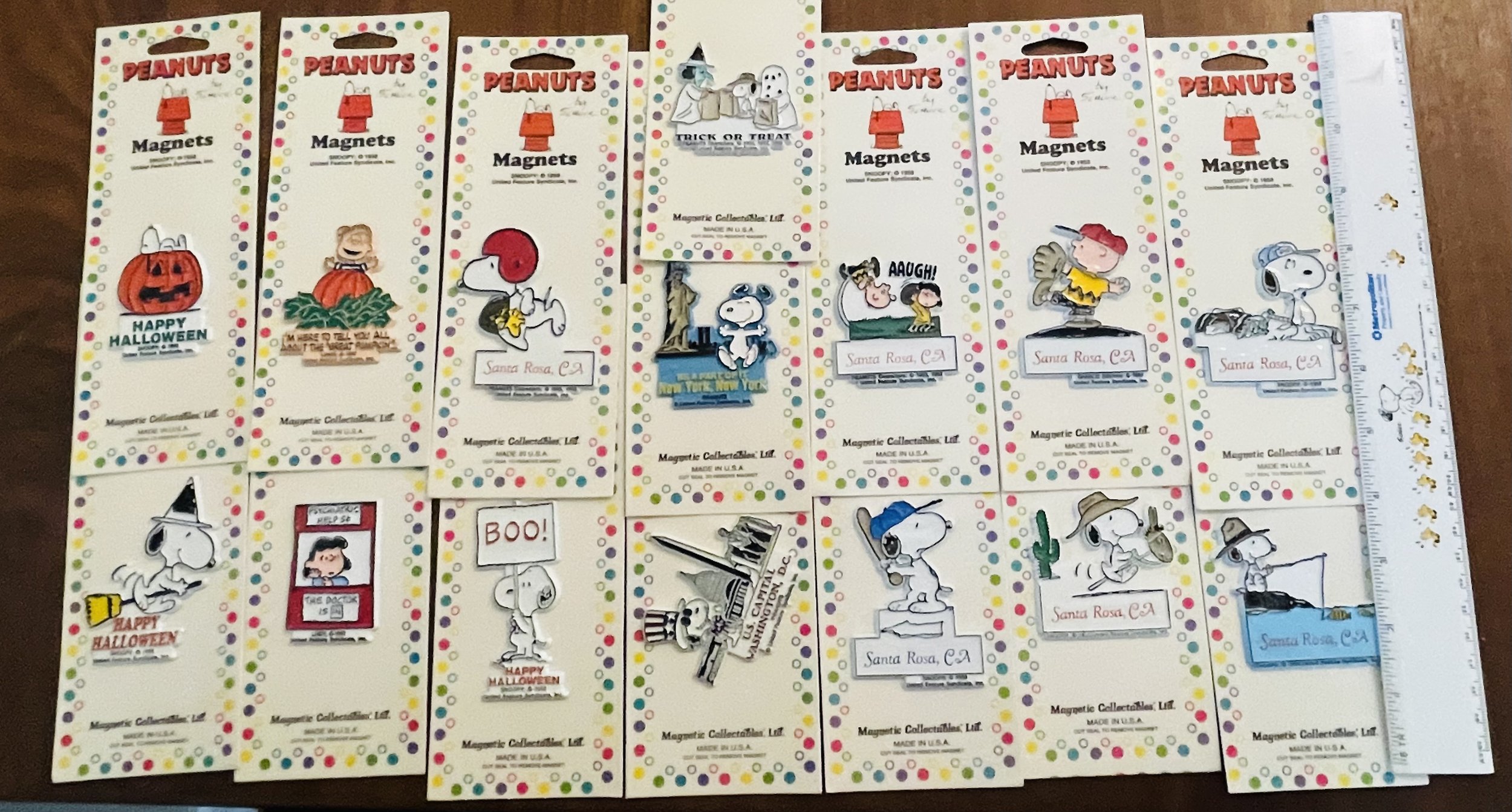 Collectible Peanuts Gang Snoopy, Lucy, Linus, Charlie Brown Refrigerator Magnet