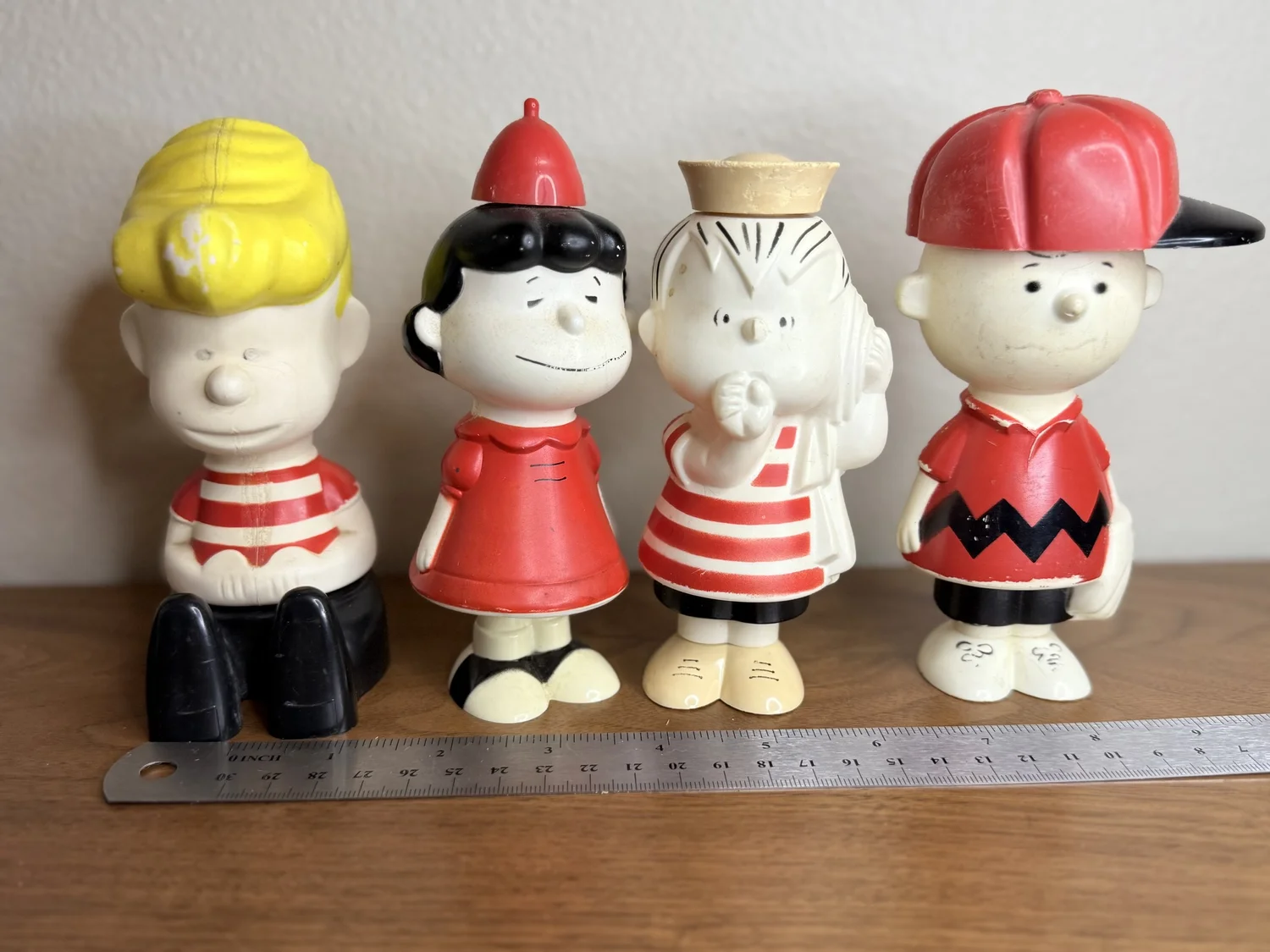 Lot of AVON Peanuts Soap Containers Linus, Lucy, Charlie and