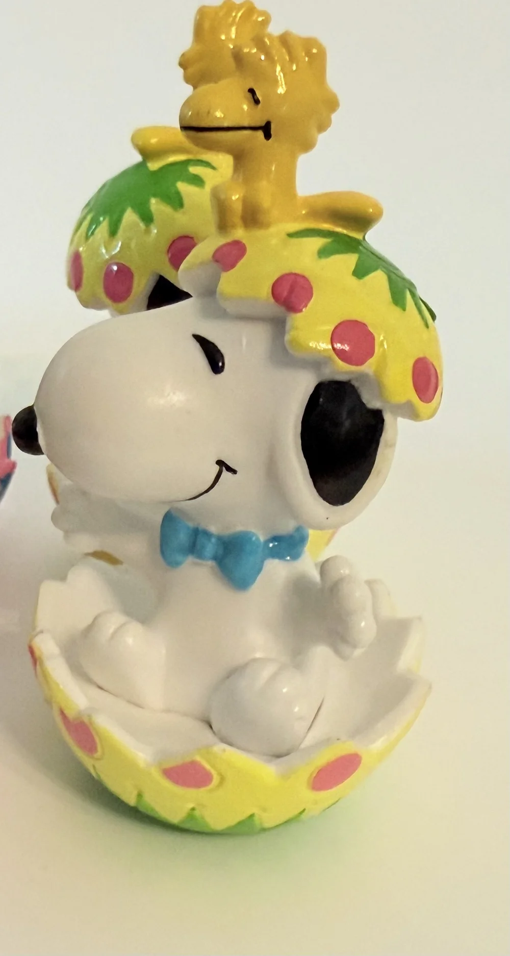 値下げ　スヌーピー フィギュア　SNOOPY　イースター　EASTER EGG Snoopy Hatching Easter Egg PVC — Selling Peanuts