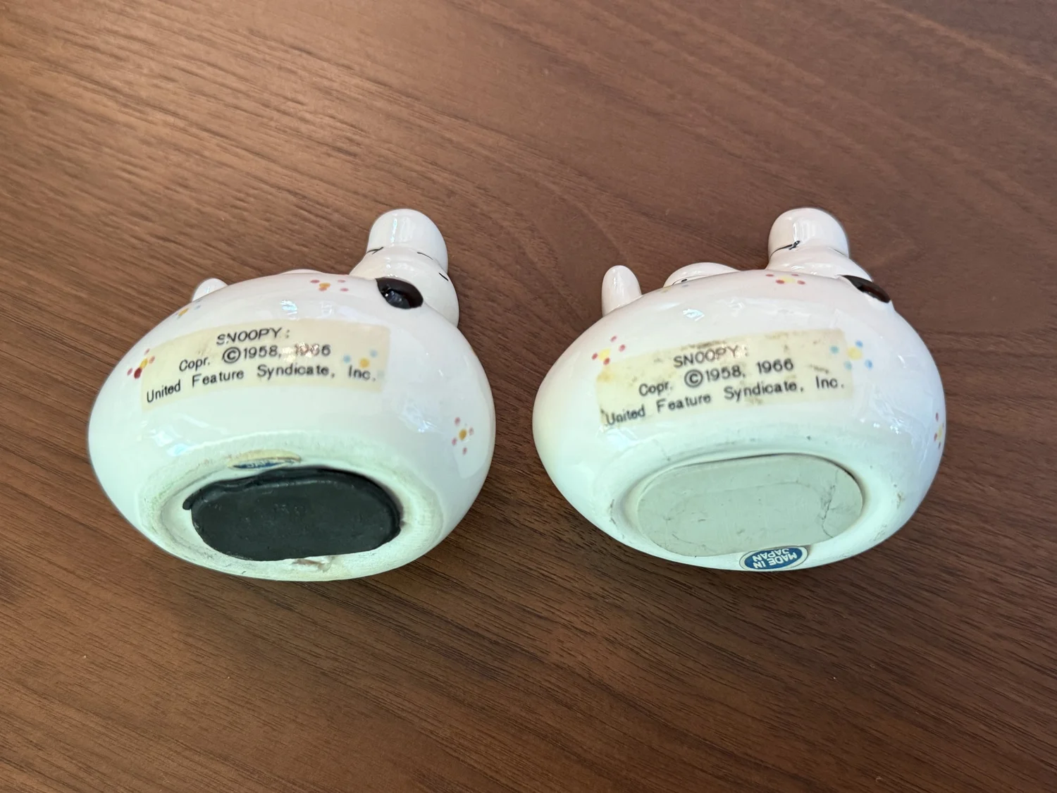 Vintage Snoopy Ceramic Egg Coin Bank - United Feature Syndicate