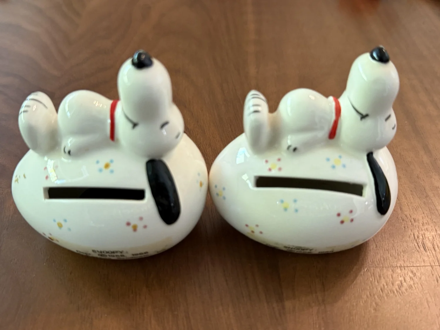 Vintage Snoopy Ceramic Egg Coin Bank - United Feature Syndicate
